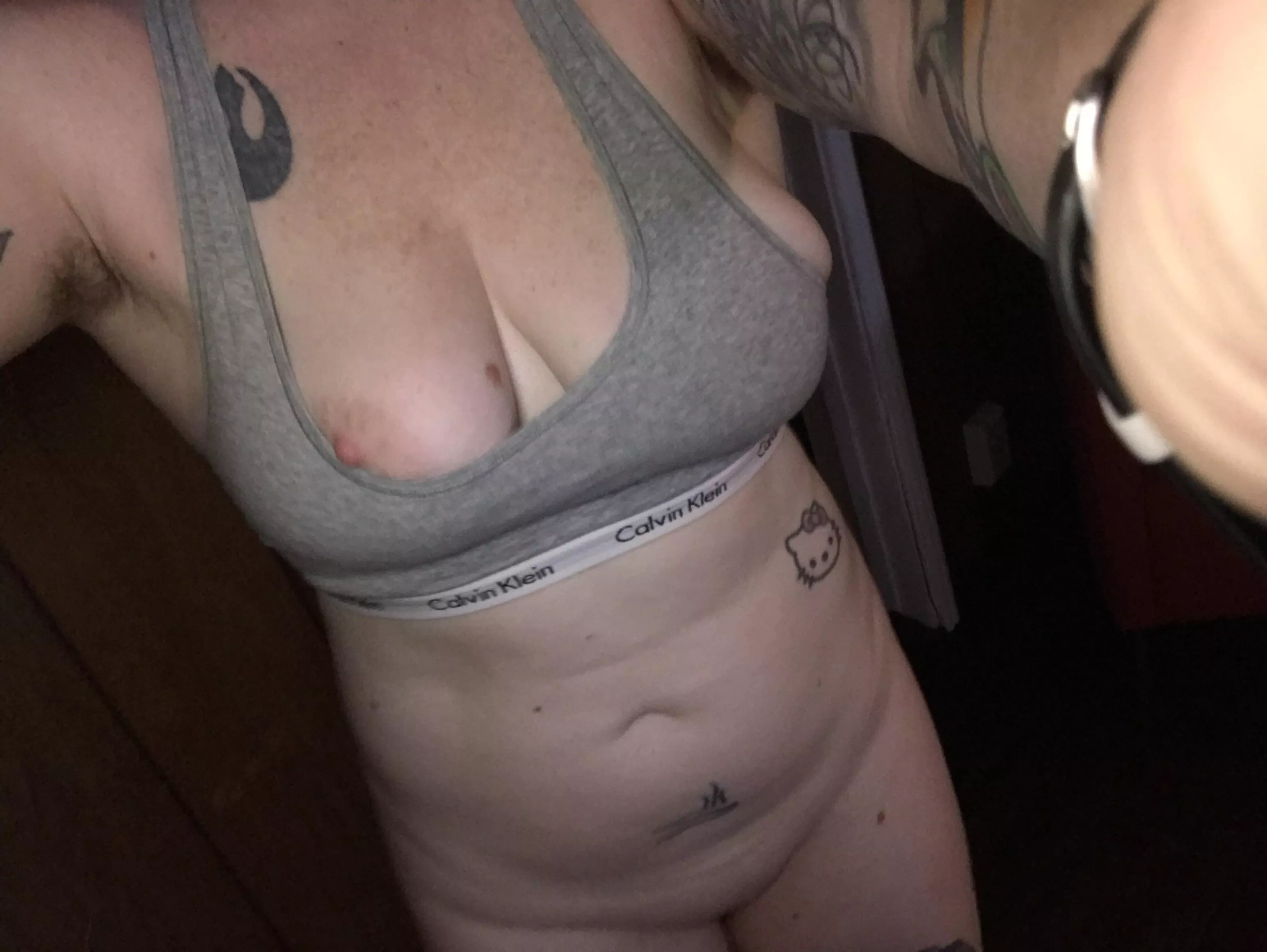 My titty popped out while I was working out…[f]igured I might as well capture the moment. And yes- I workout bottomless.