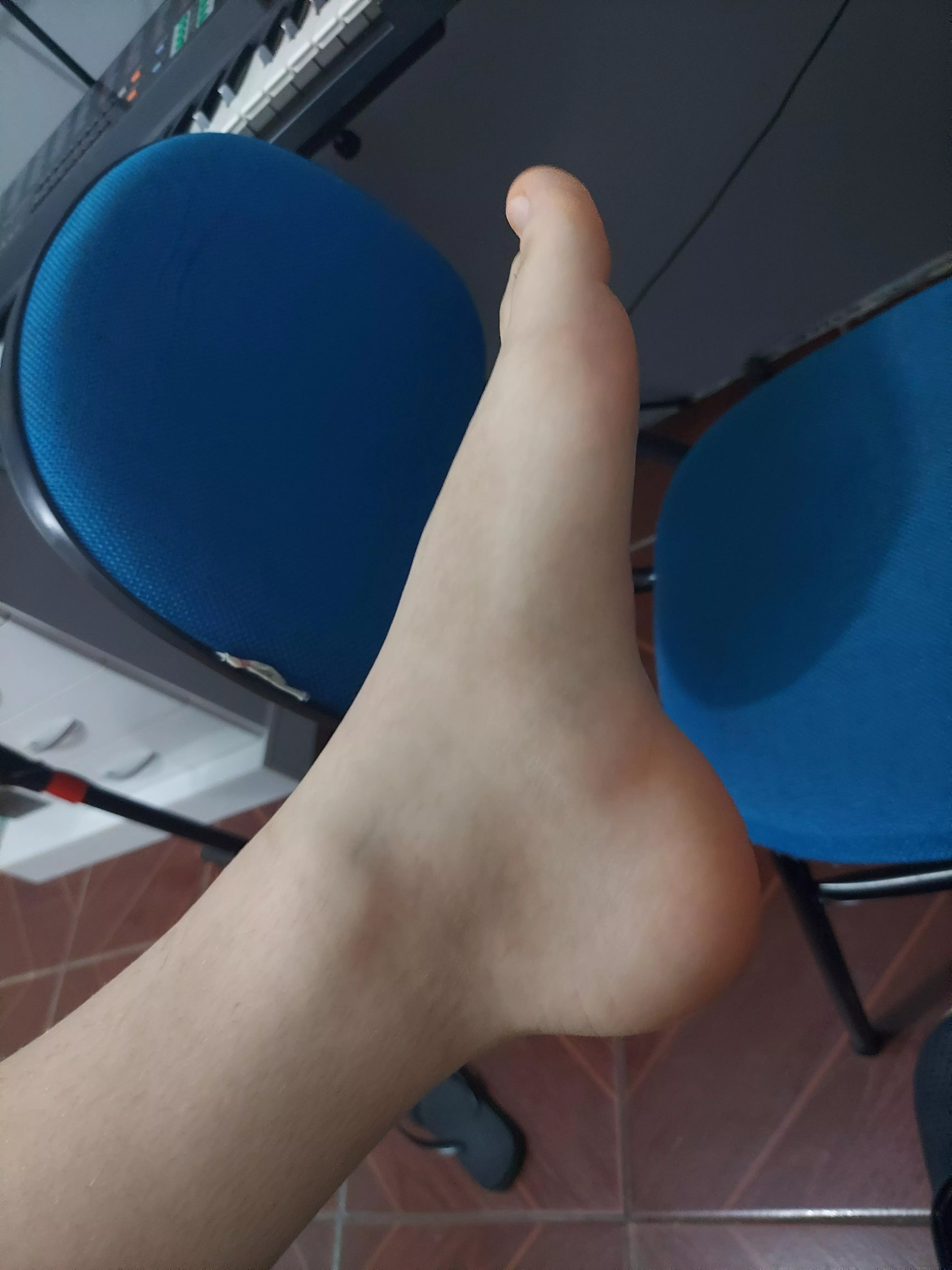 My twinky foot 😋 [19]