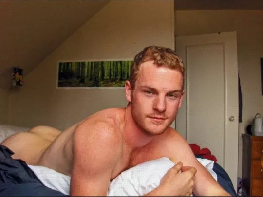 Naked Ginger laying in bed (X-Post /r/meninbed)