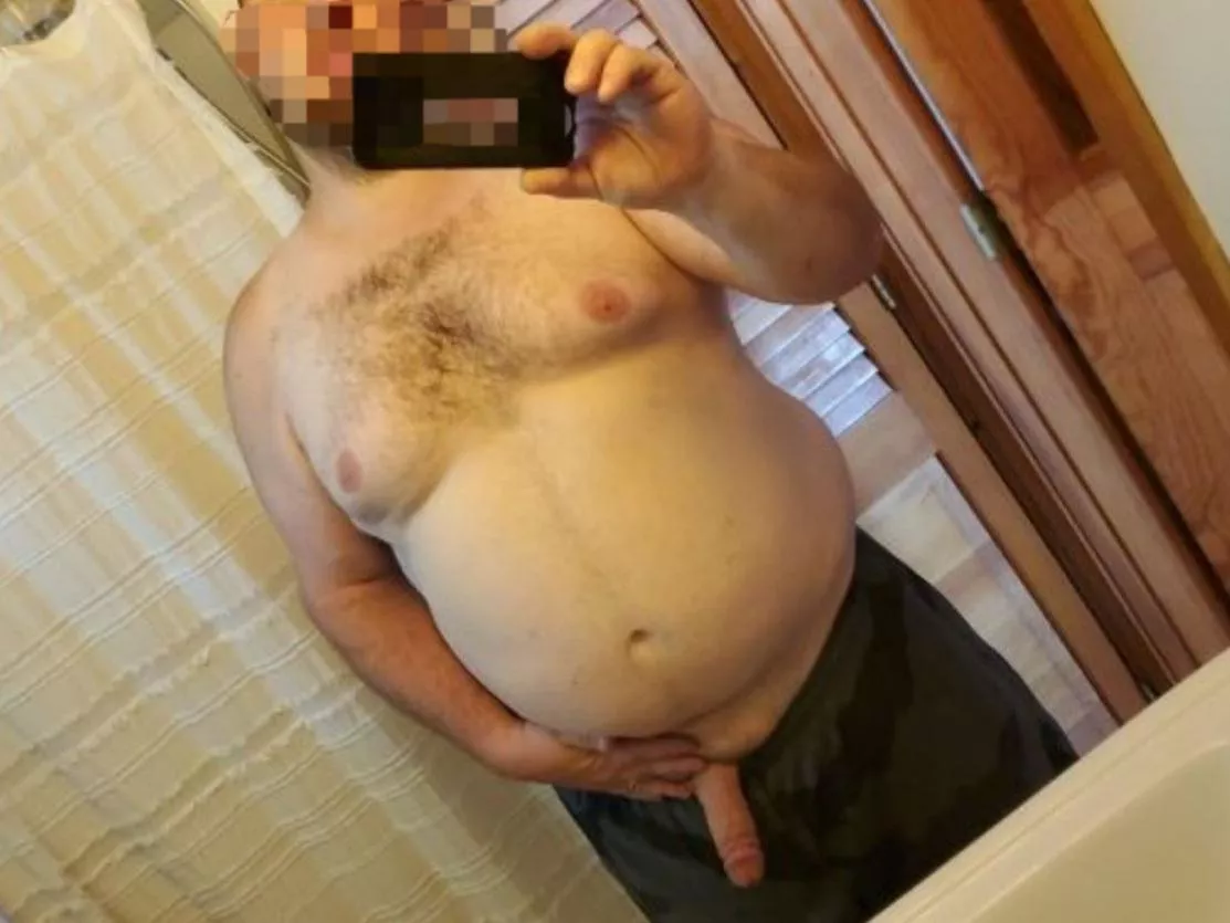 Need a curvy woman for this thick guy...