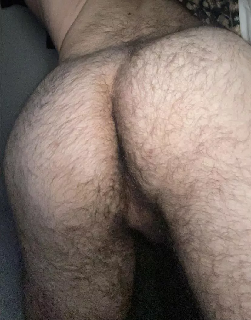 Need this furry college ass licked hmu for sc