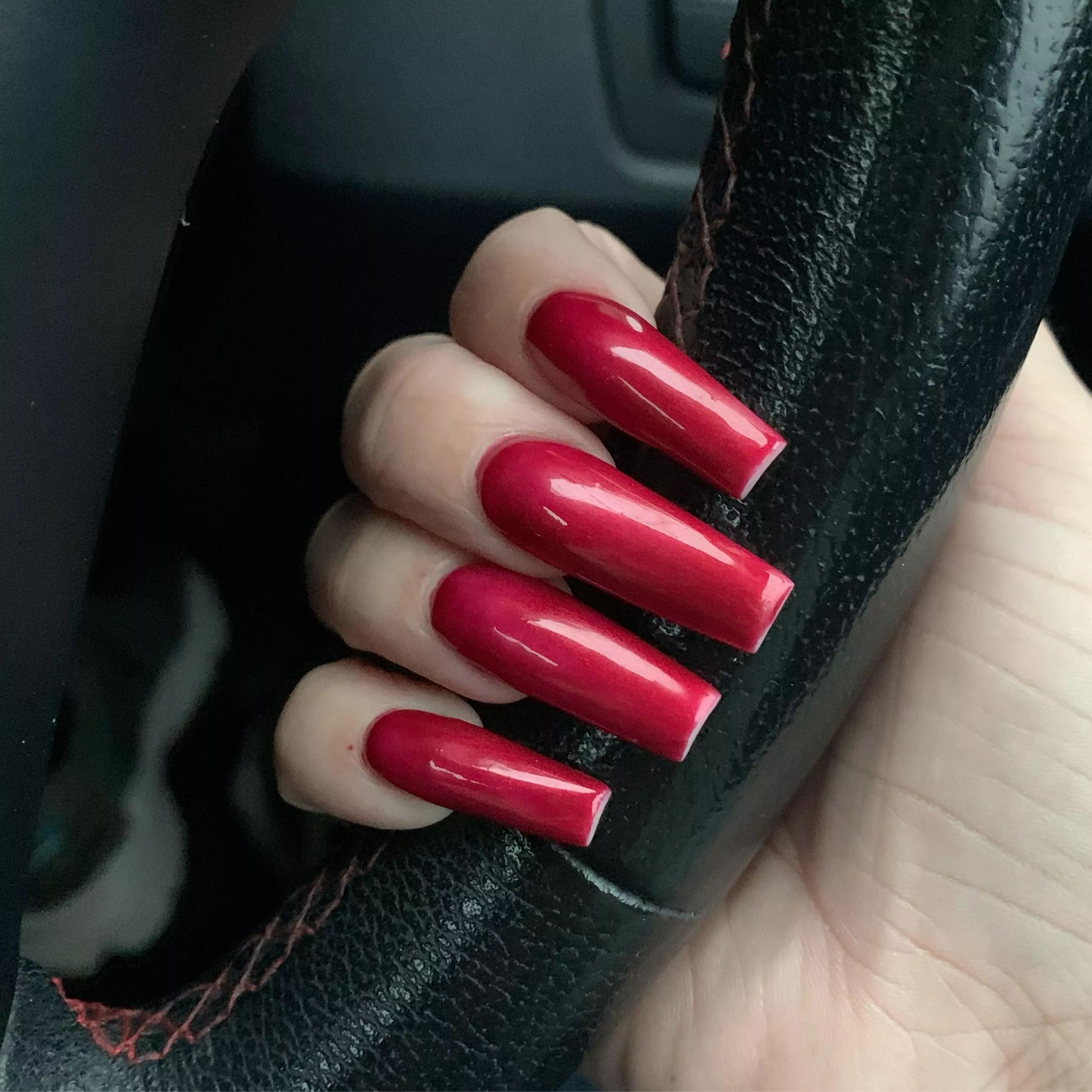 New nails! â™¥ï¸ What do you think? Shall I scratch, tease or squeeze?