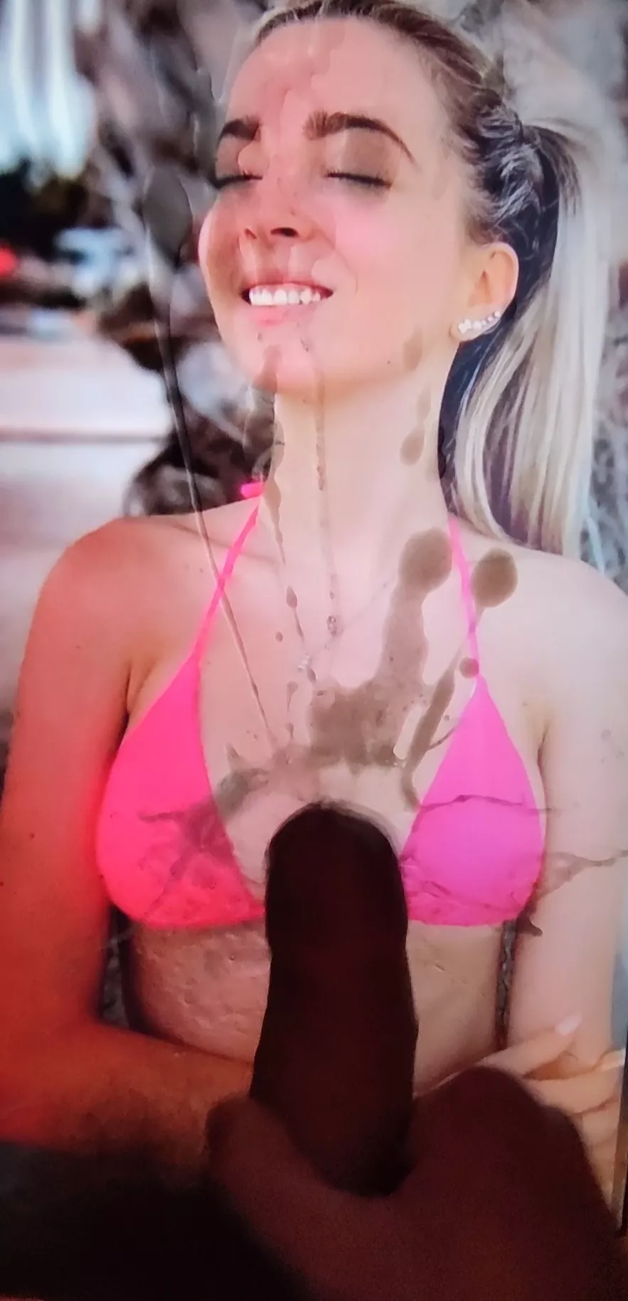 Nice splash between her tits