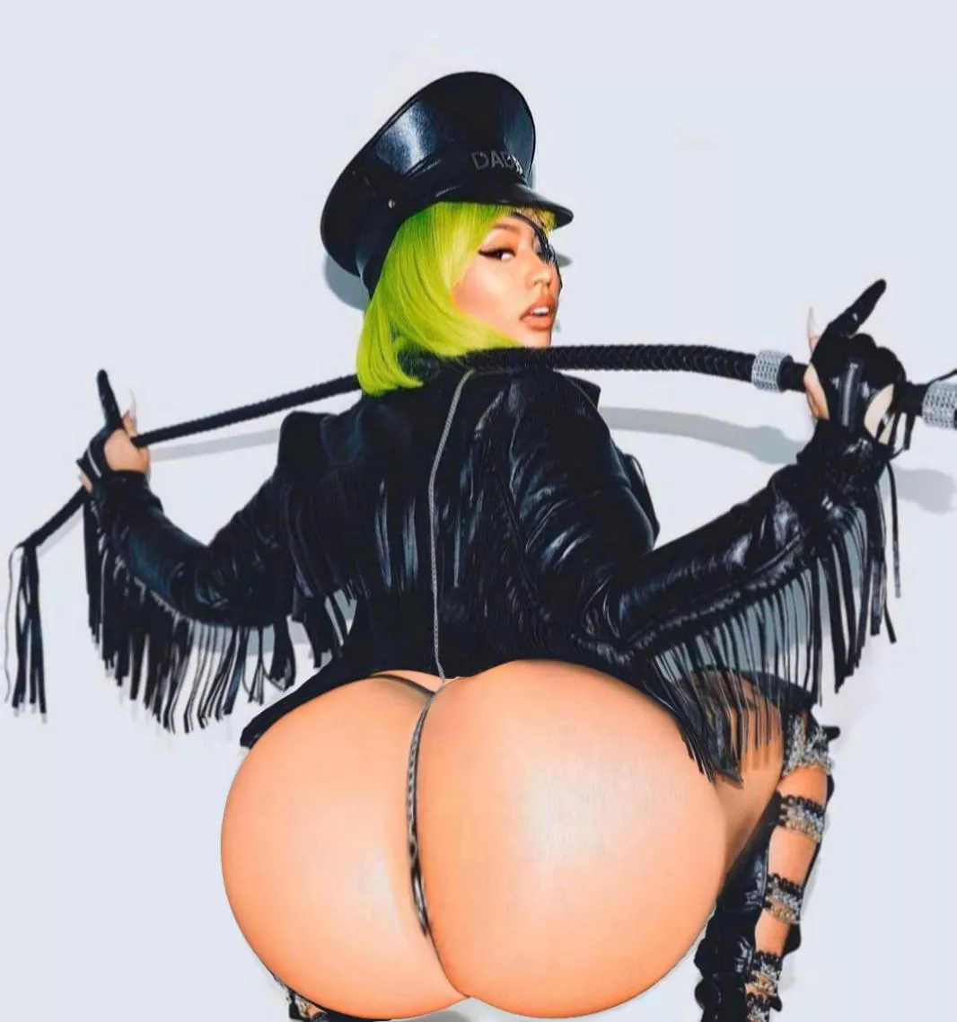 nicki's g string didnt stand a chance