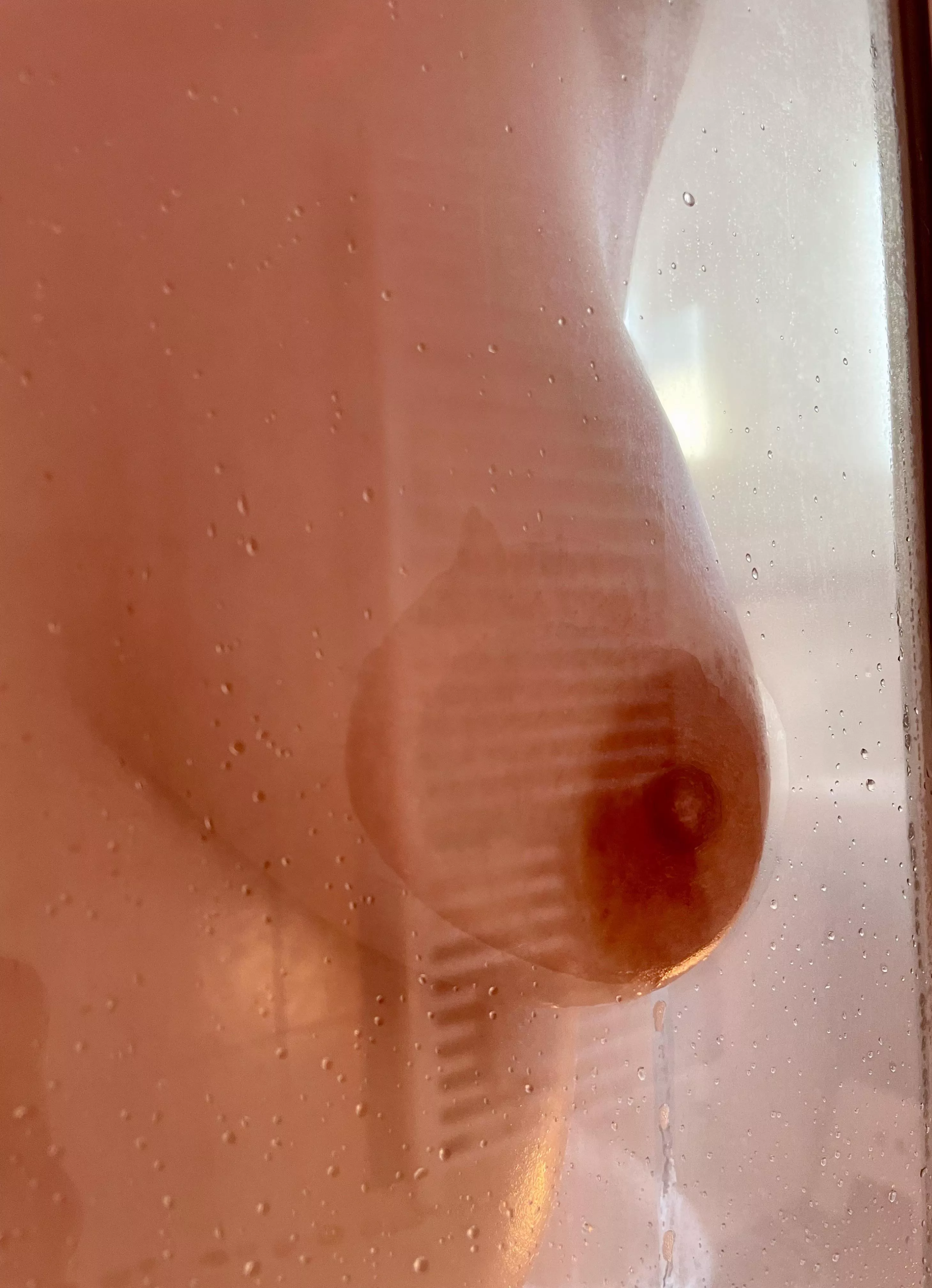 Nipple in the shower (F33)