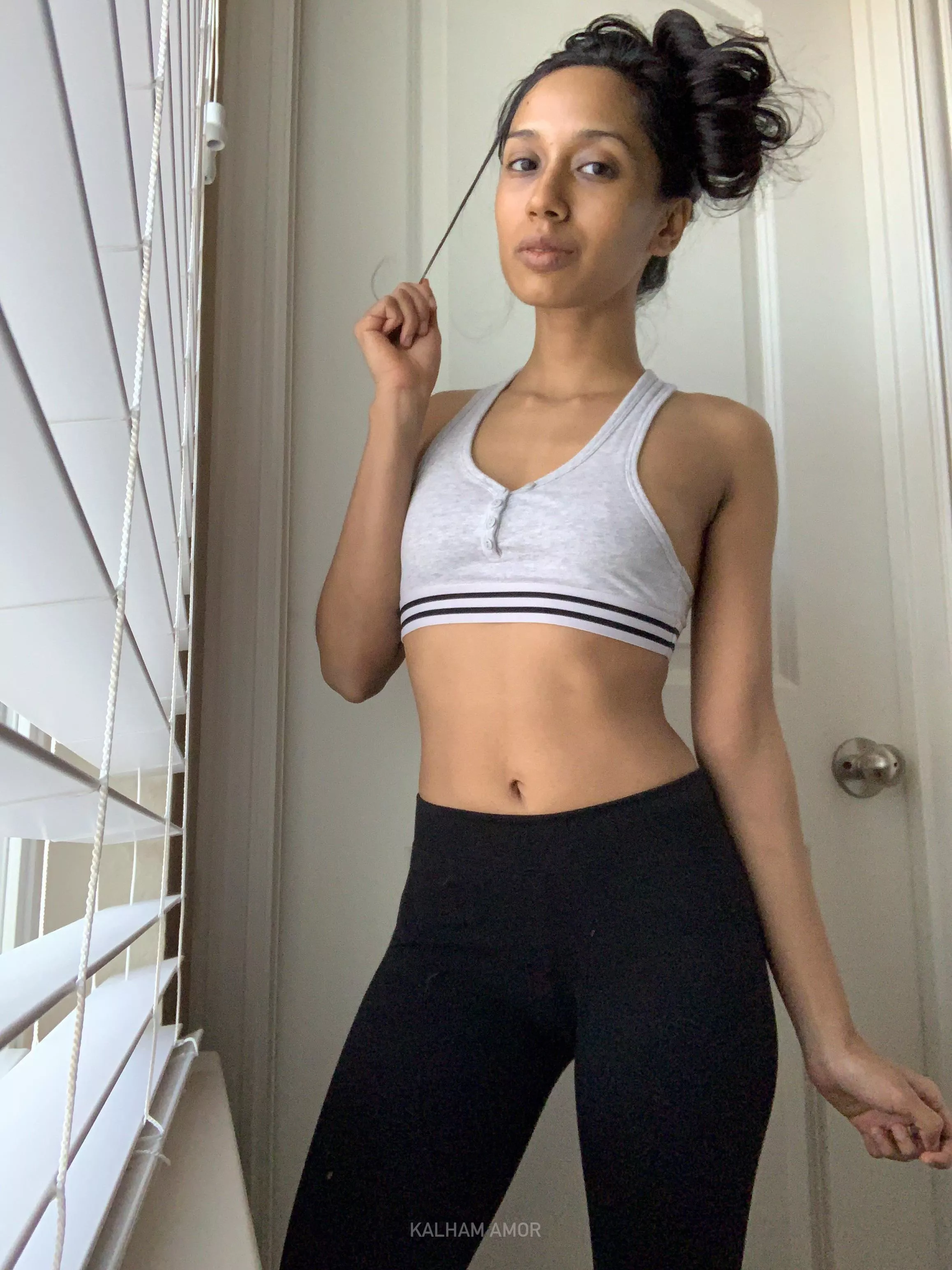 No makeup, getting ready to work out!