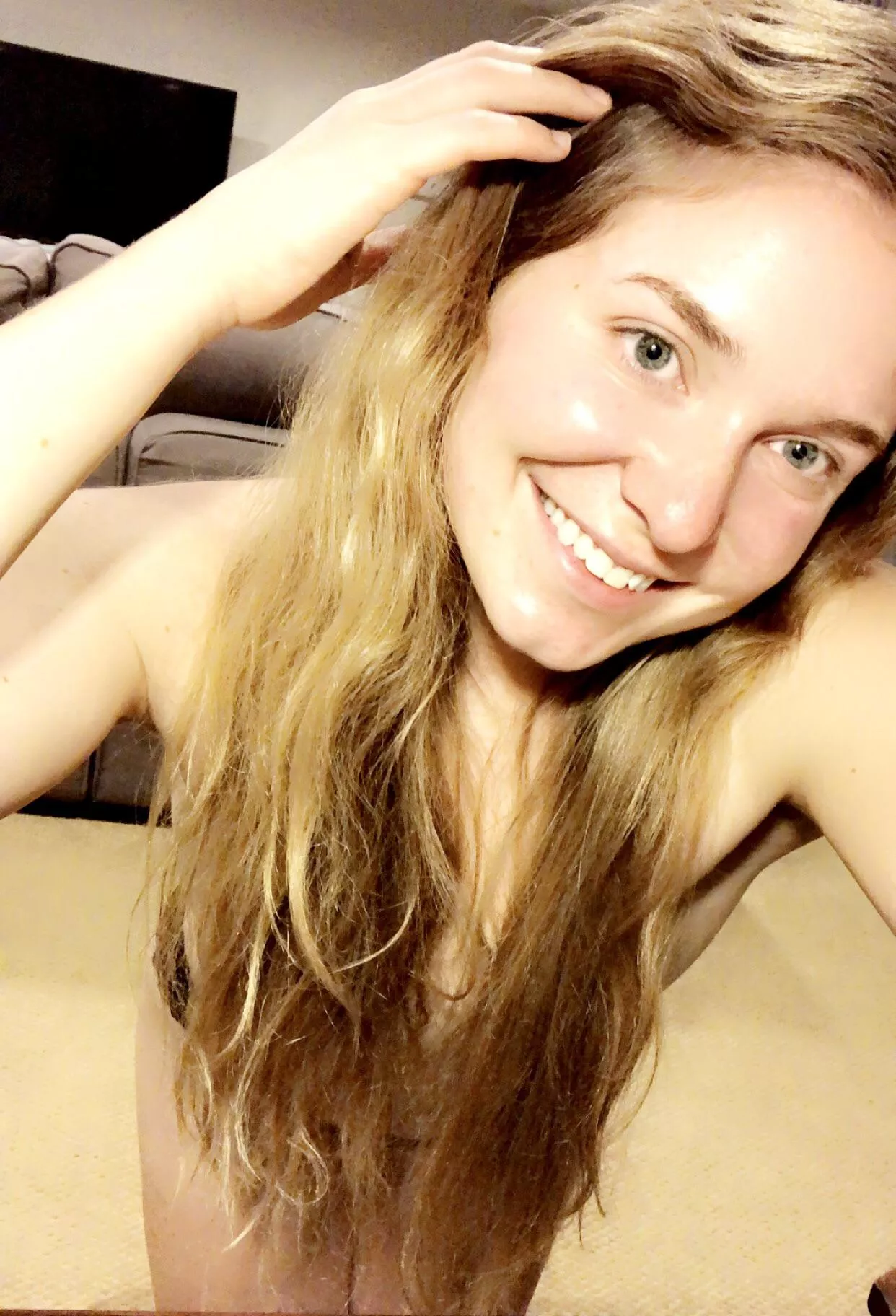 No makeup, no dyes- just blonde hair and and blue green eyes:)