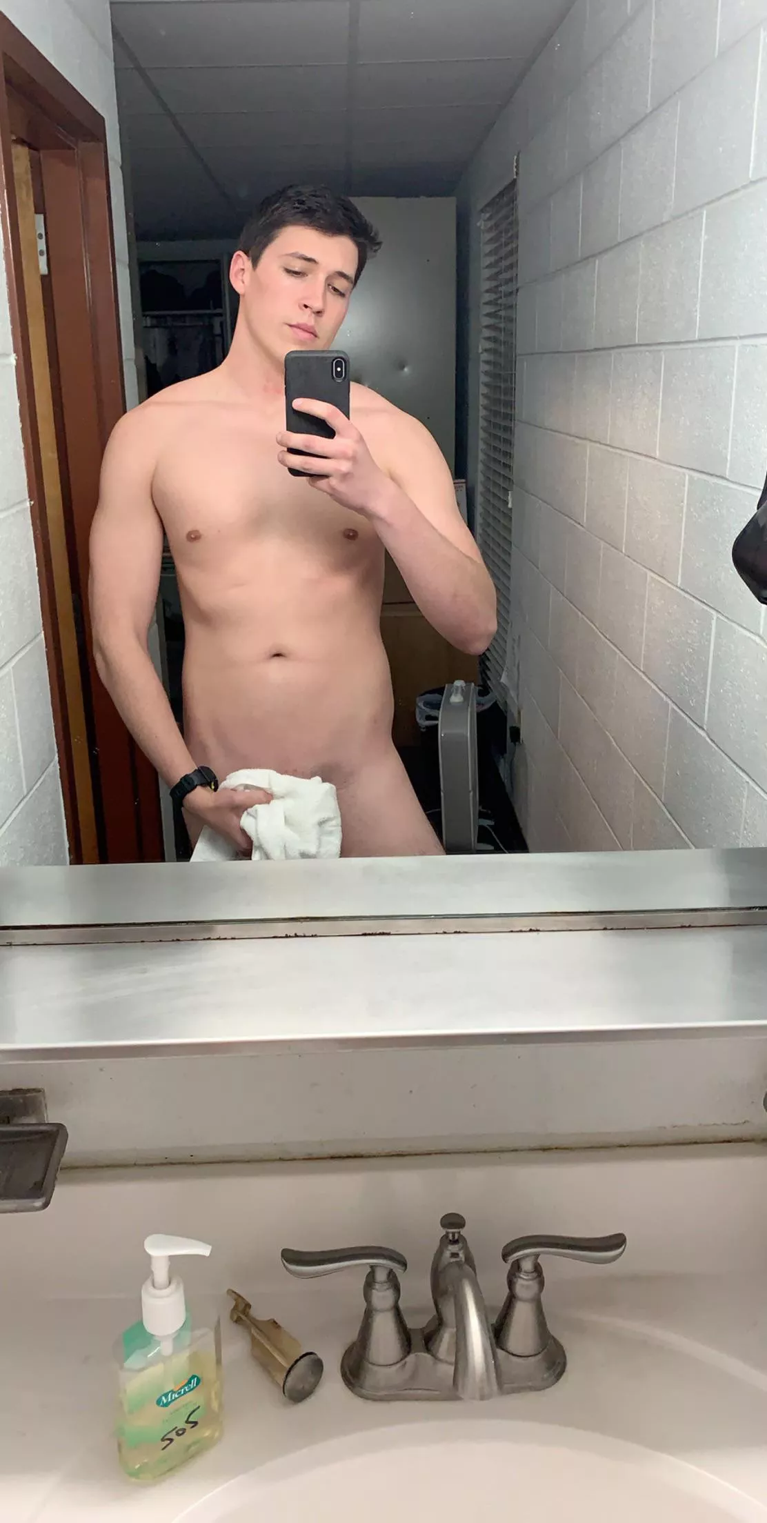 No roommate around! (M)