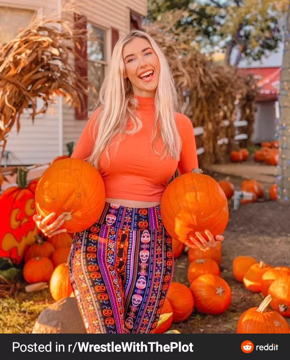 Noelle Foley and her big titties