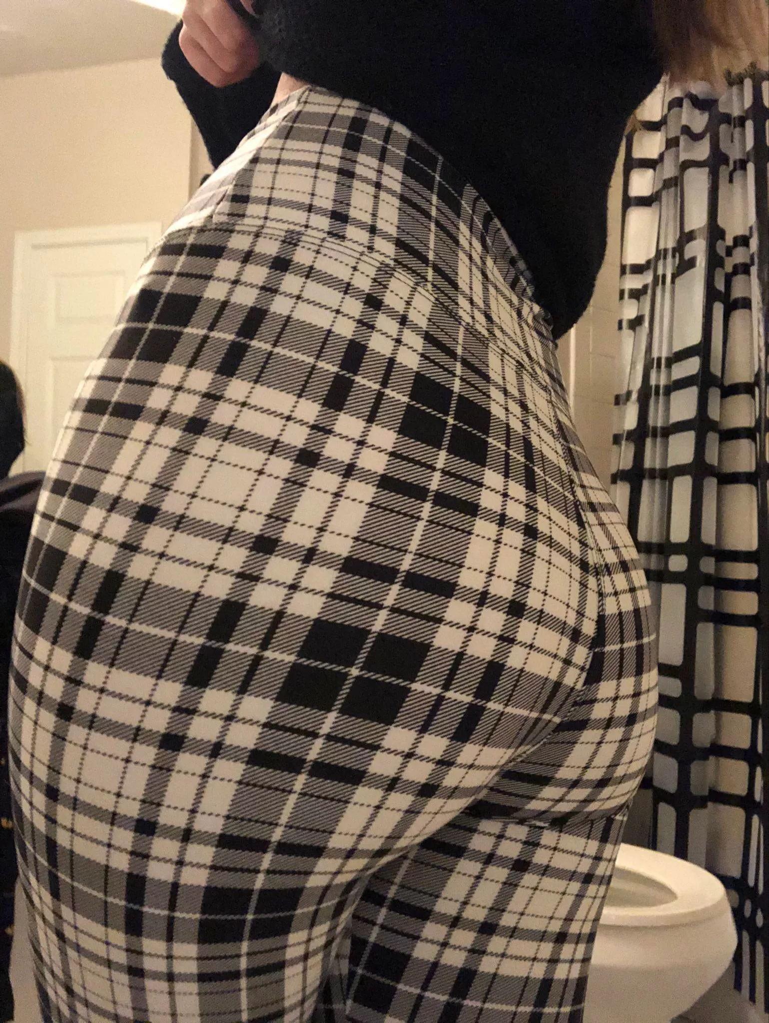 [OC] My boyfriend bought me new leggings, what do you think? (20f)