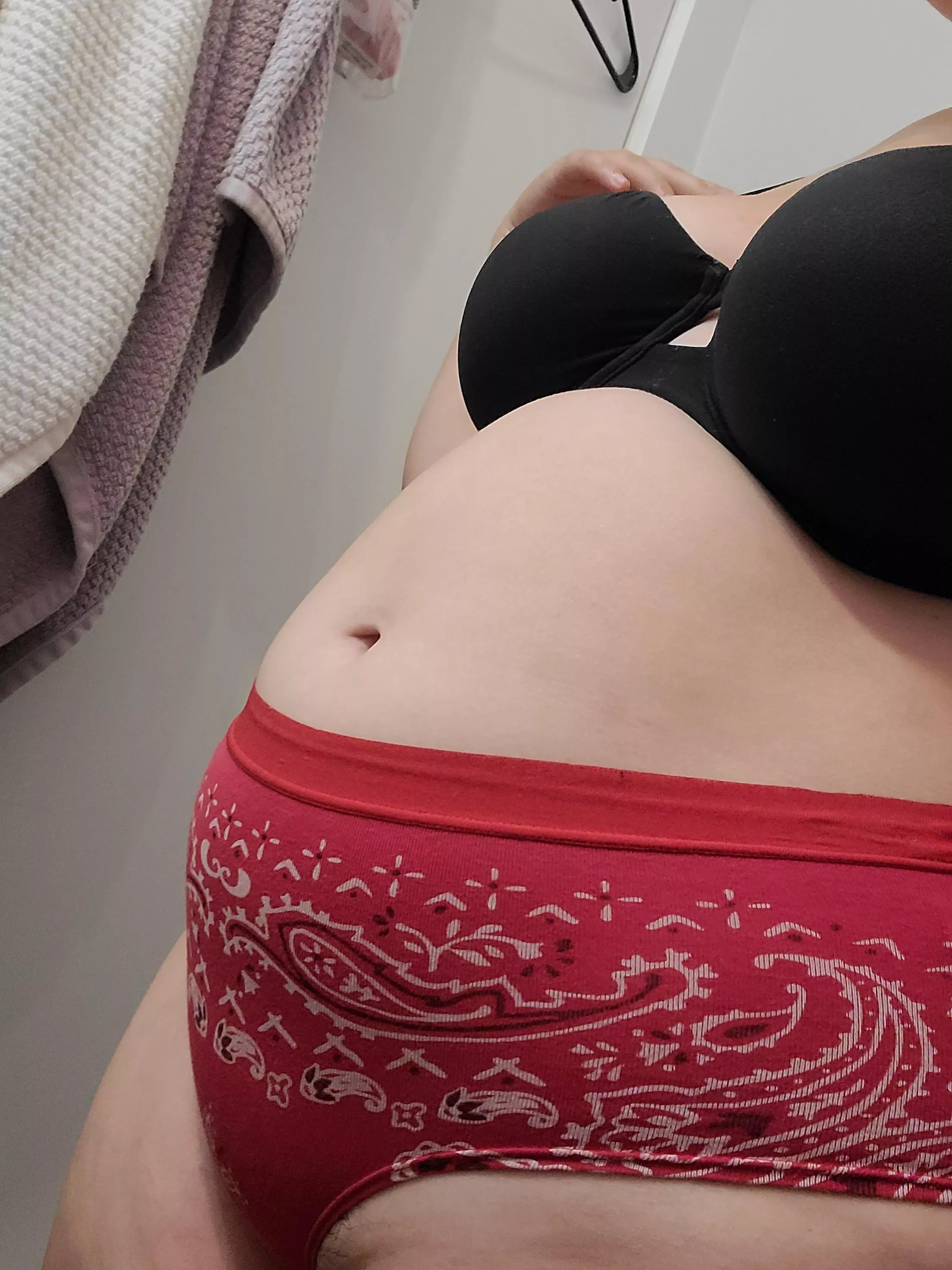 Omg my belly is so big ðŸ™ˆ (OC)