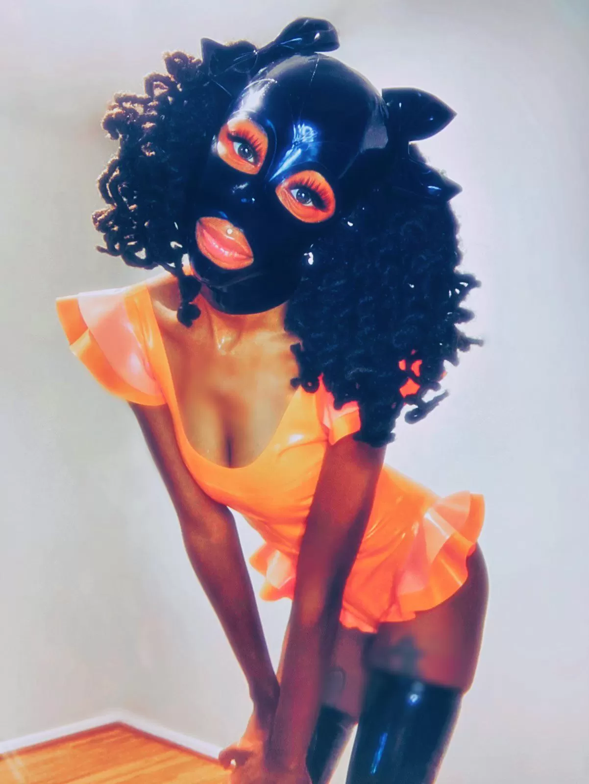 🧡 orange doll