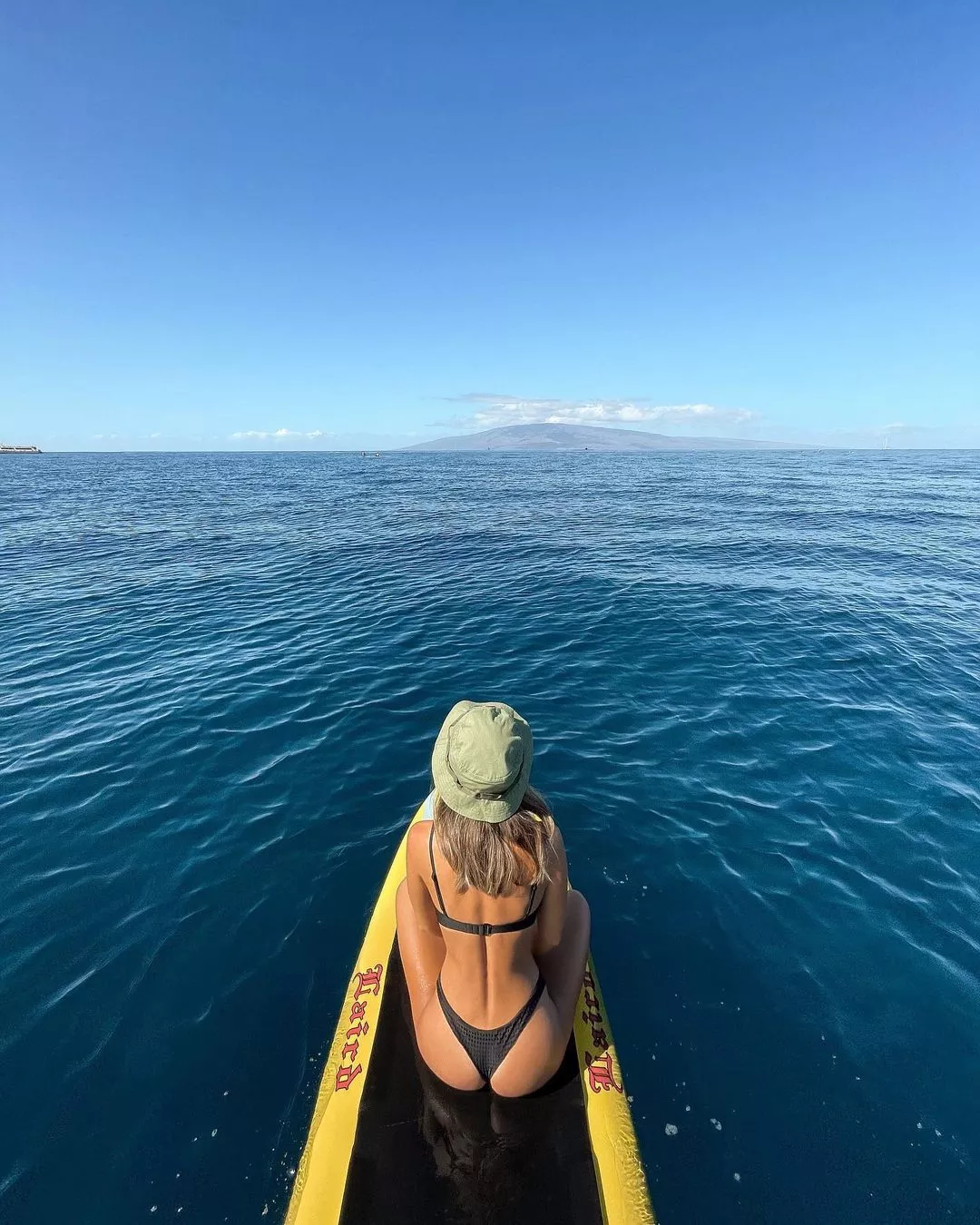 Paddle out to the horizon