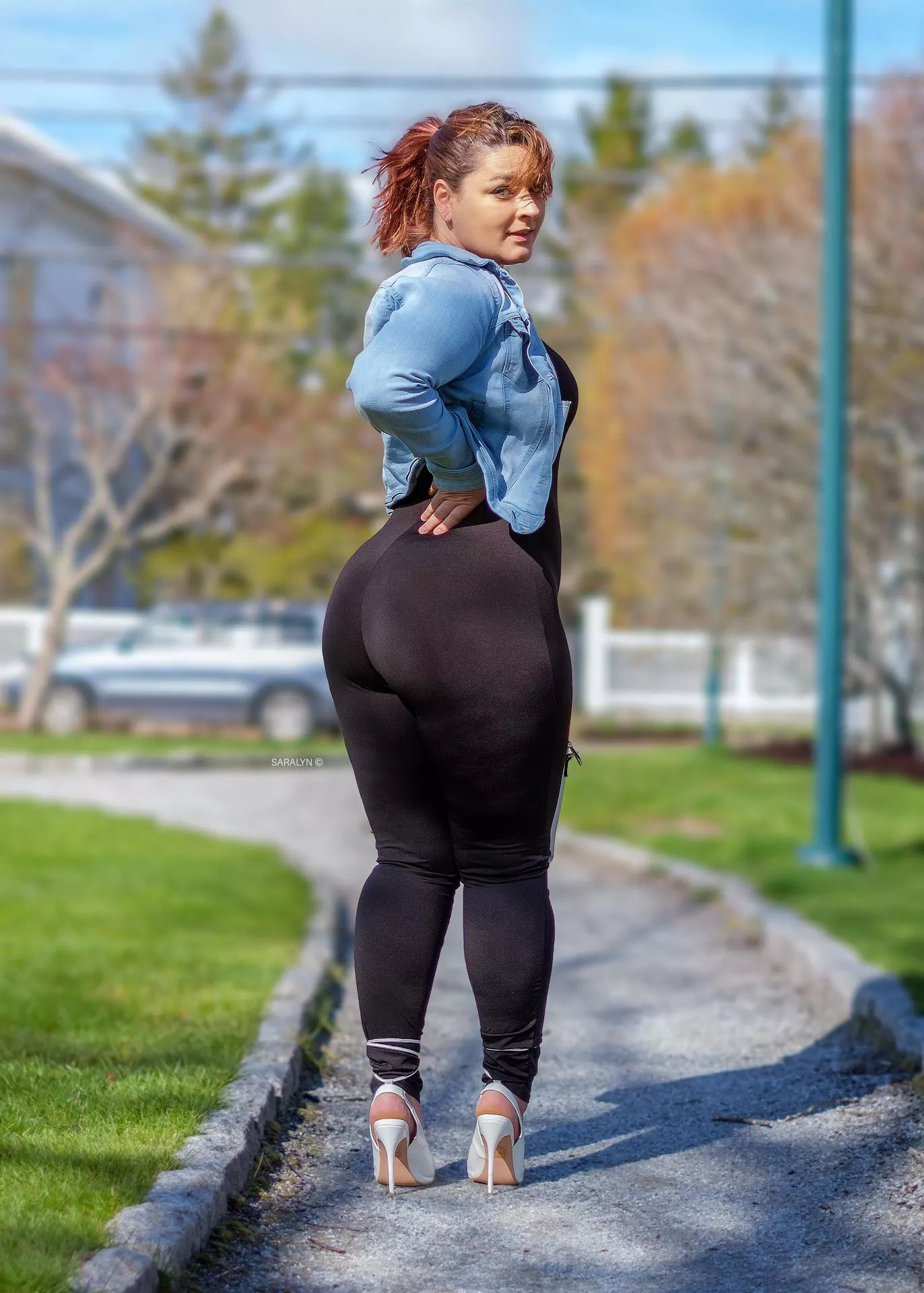 PAWG on the street 😈