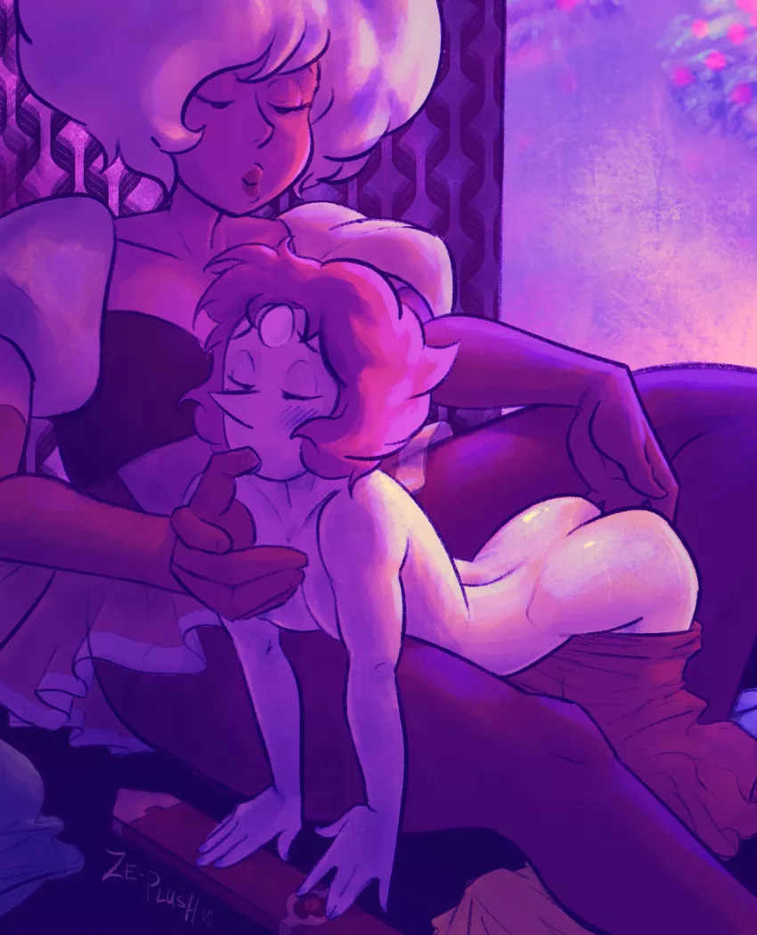 Pearl and Pink Diamond having a good time (Ze-plush)