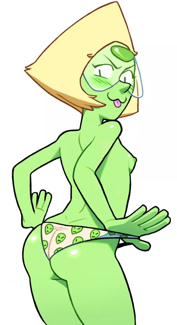 Peridot Wearing Her Sexy White Panties W/ Alien Print