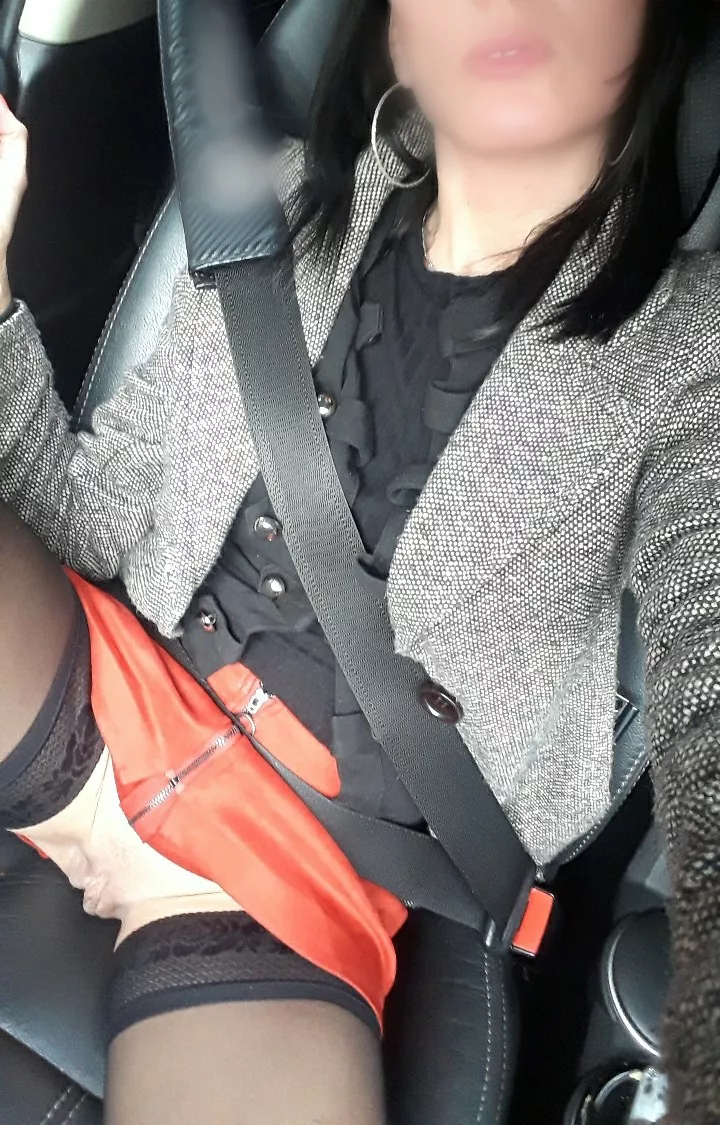 Petit selfie pendant qu'il conduit...Bisous, Karine 😊