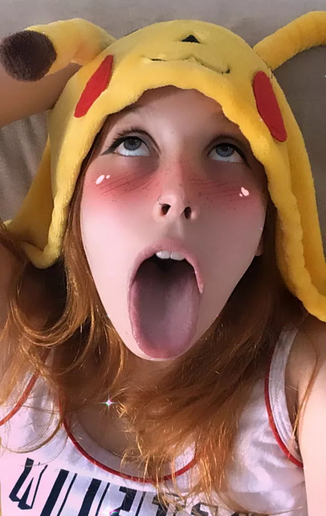 Pikachu used lick! Is it very effective?