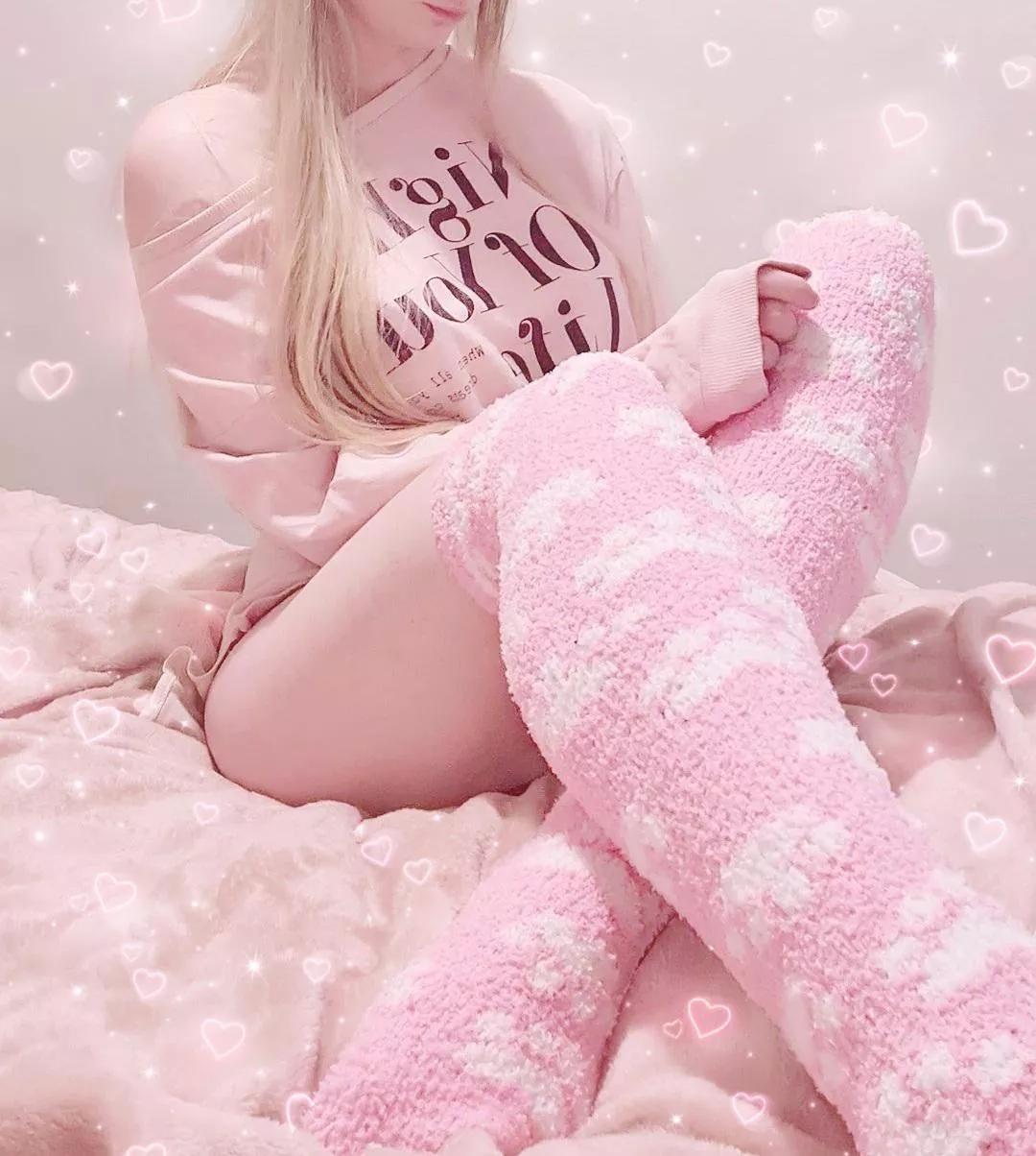 Pink pyjama day! 💗 Do you like my fluffy socks?