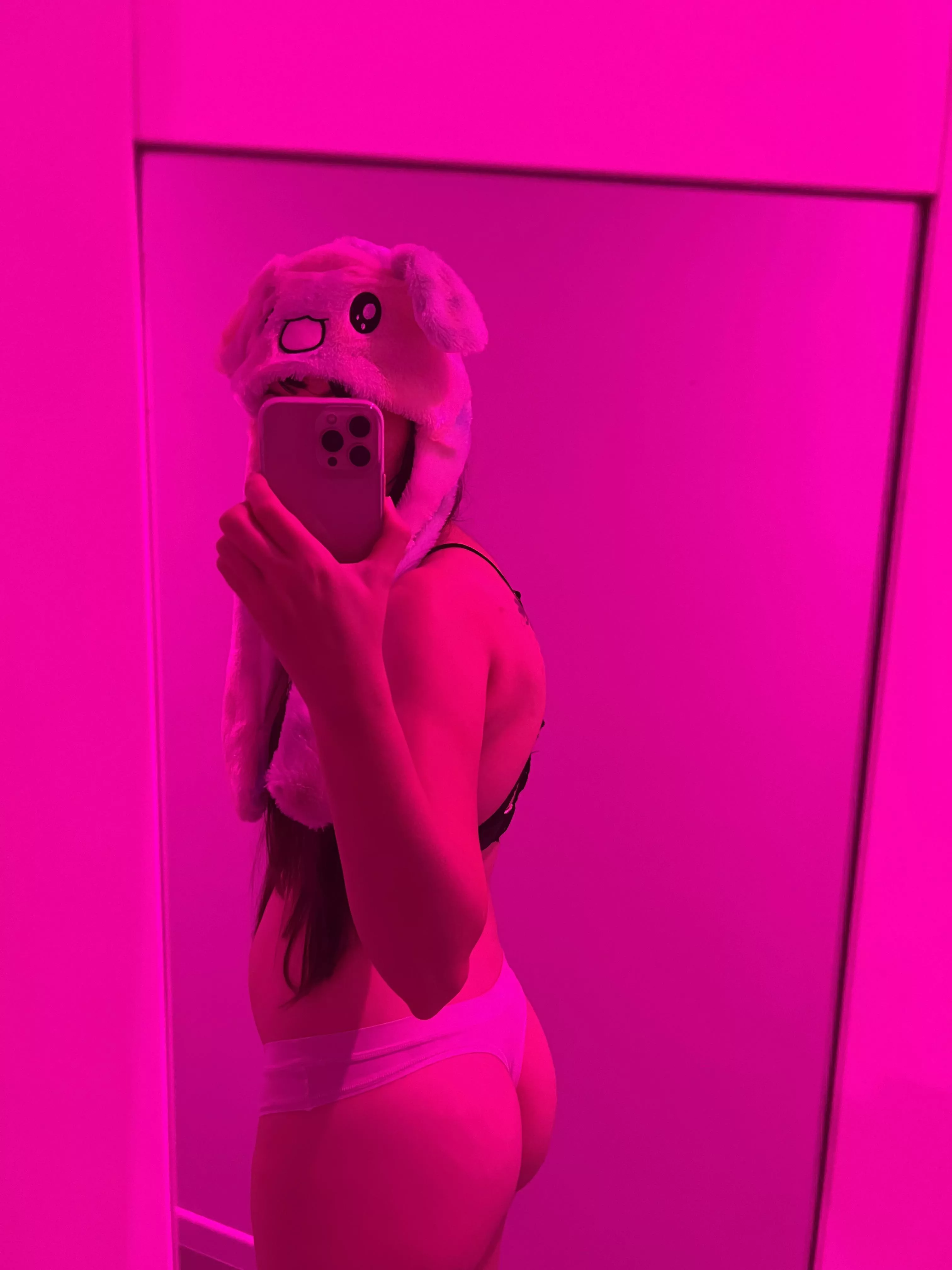 Pink sexy vibes. Sexy takes me to another whole new world. ðŸ˜˜ðŸ˜‰ðŸ˜ˆðŸ’•