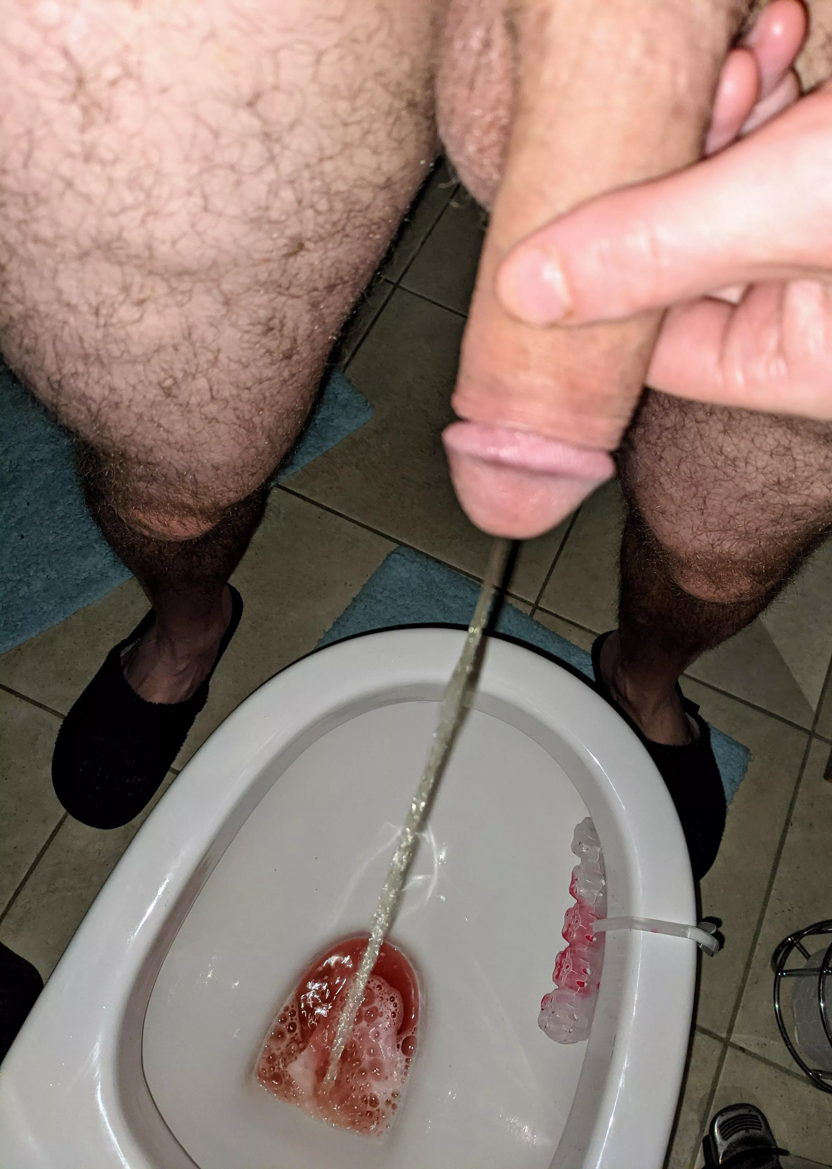 Pissing with a morning semi