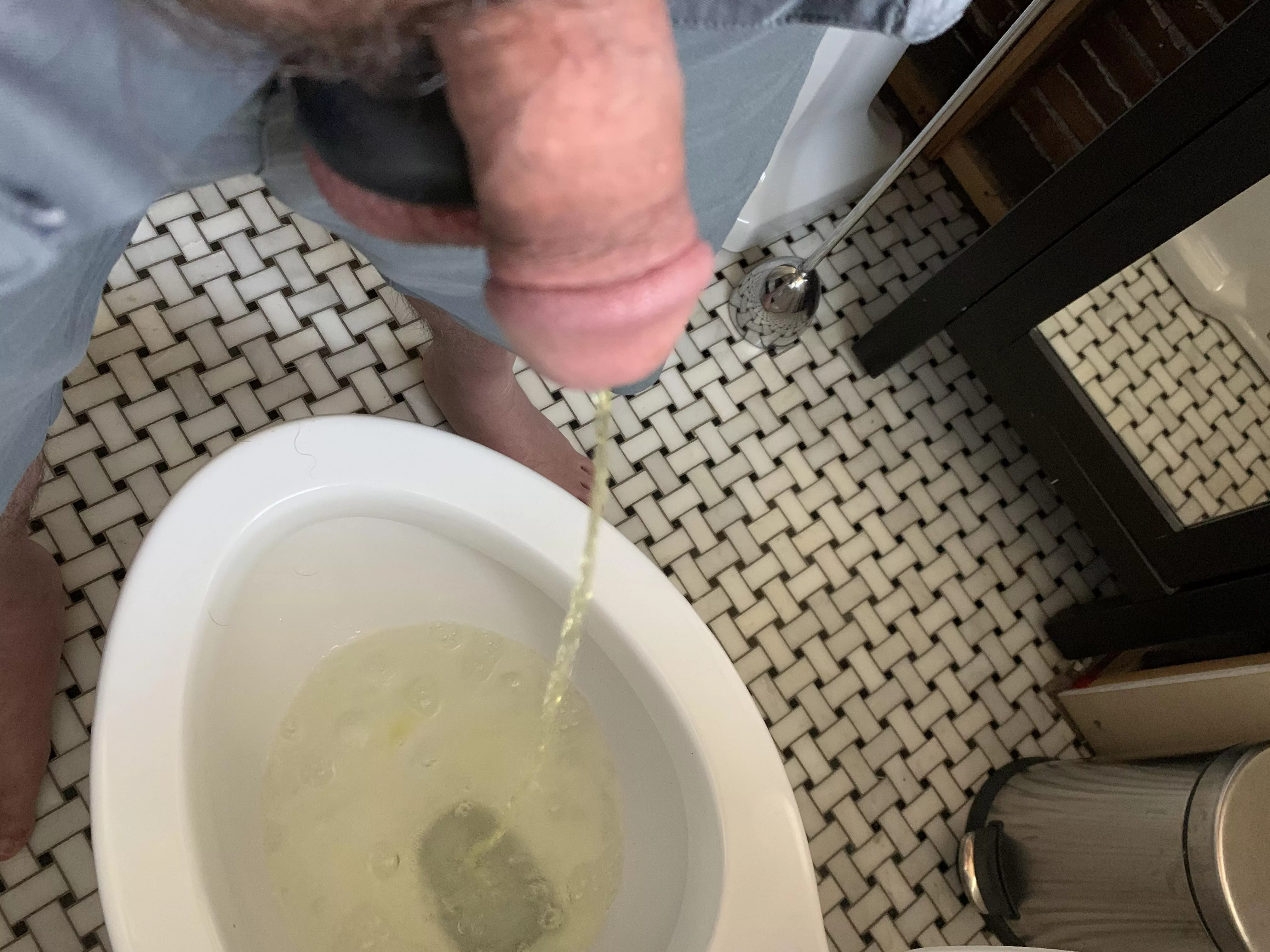 Pissing with the Oxballs Stretcher