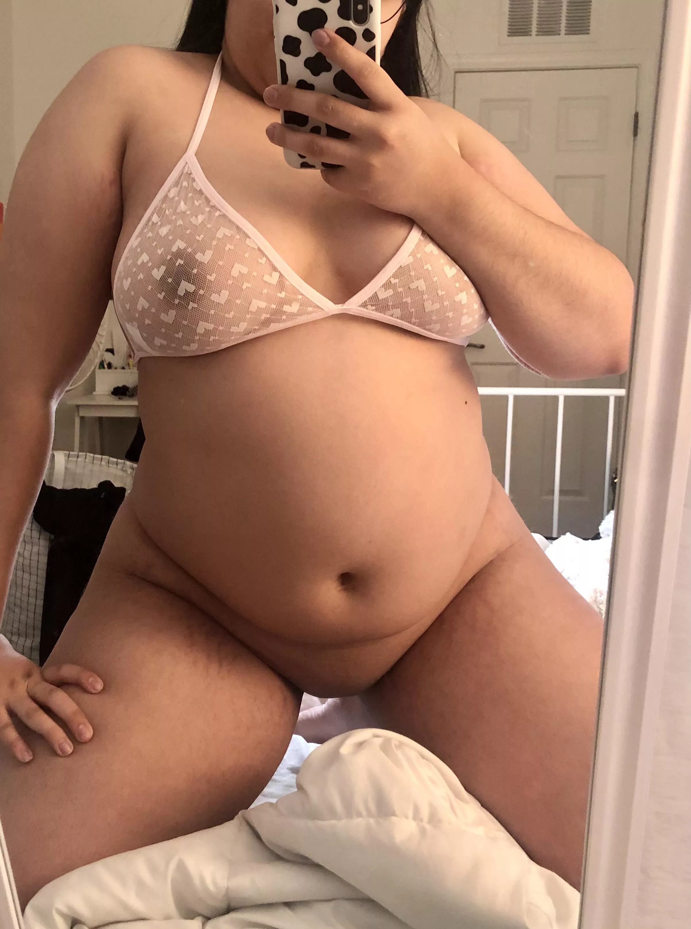 Please worship my tummy and pussy