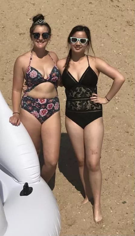 Plump vs petite