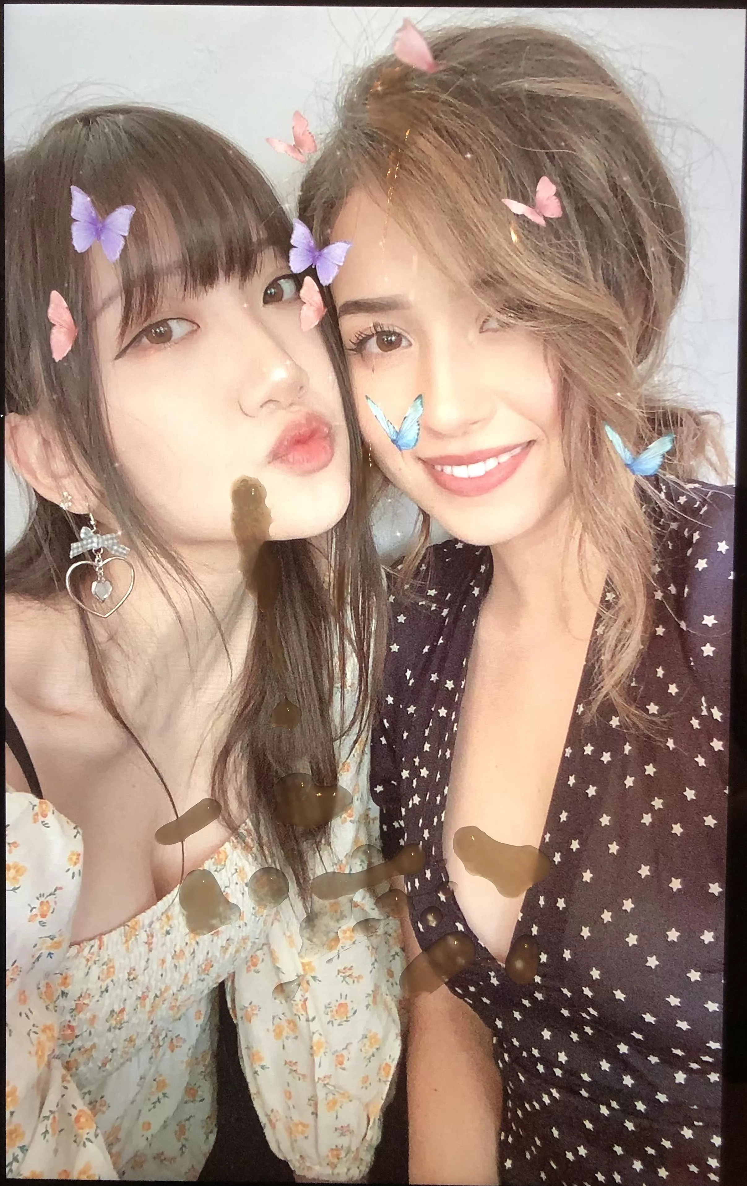 Poki and Aria are so cute