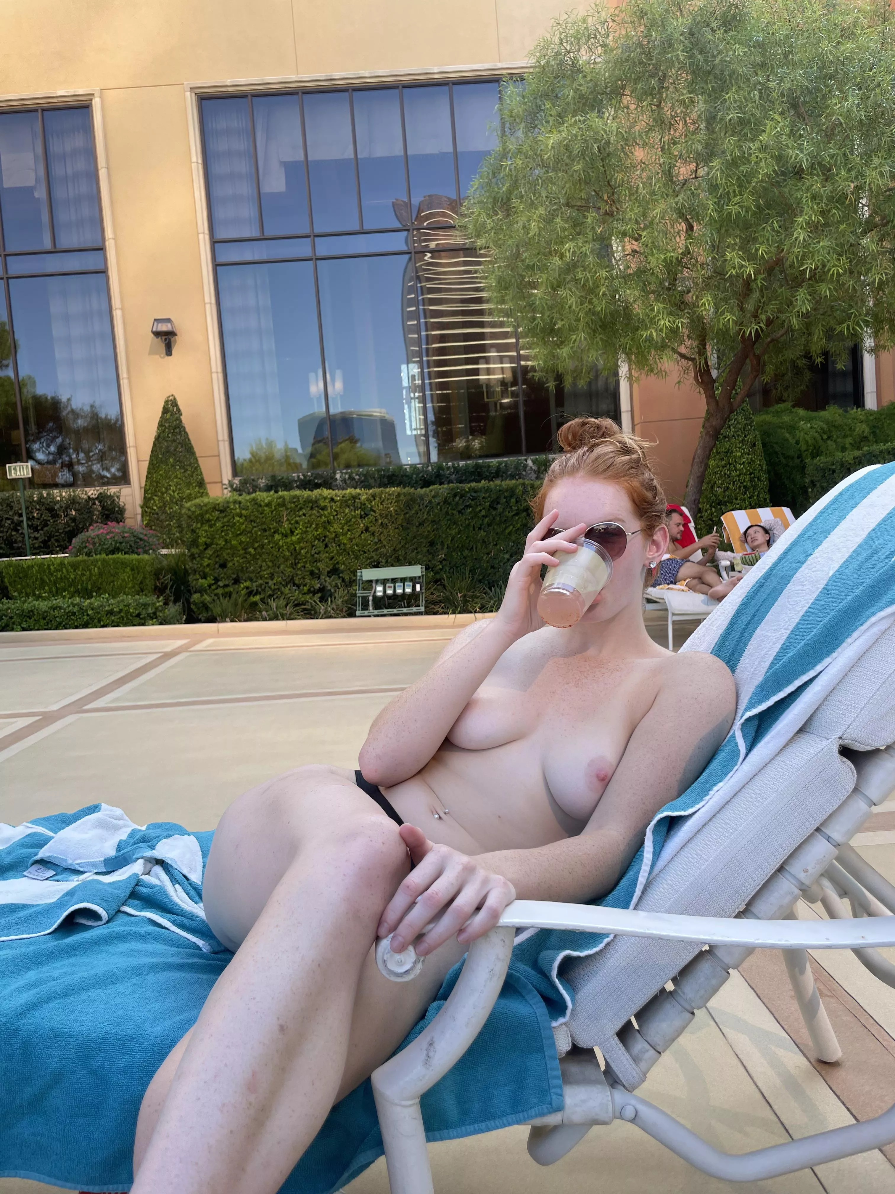 Poolside (f)un ðŸ¥°