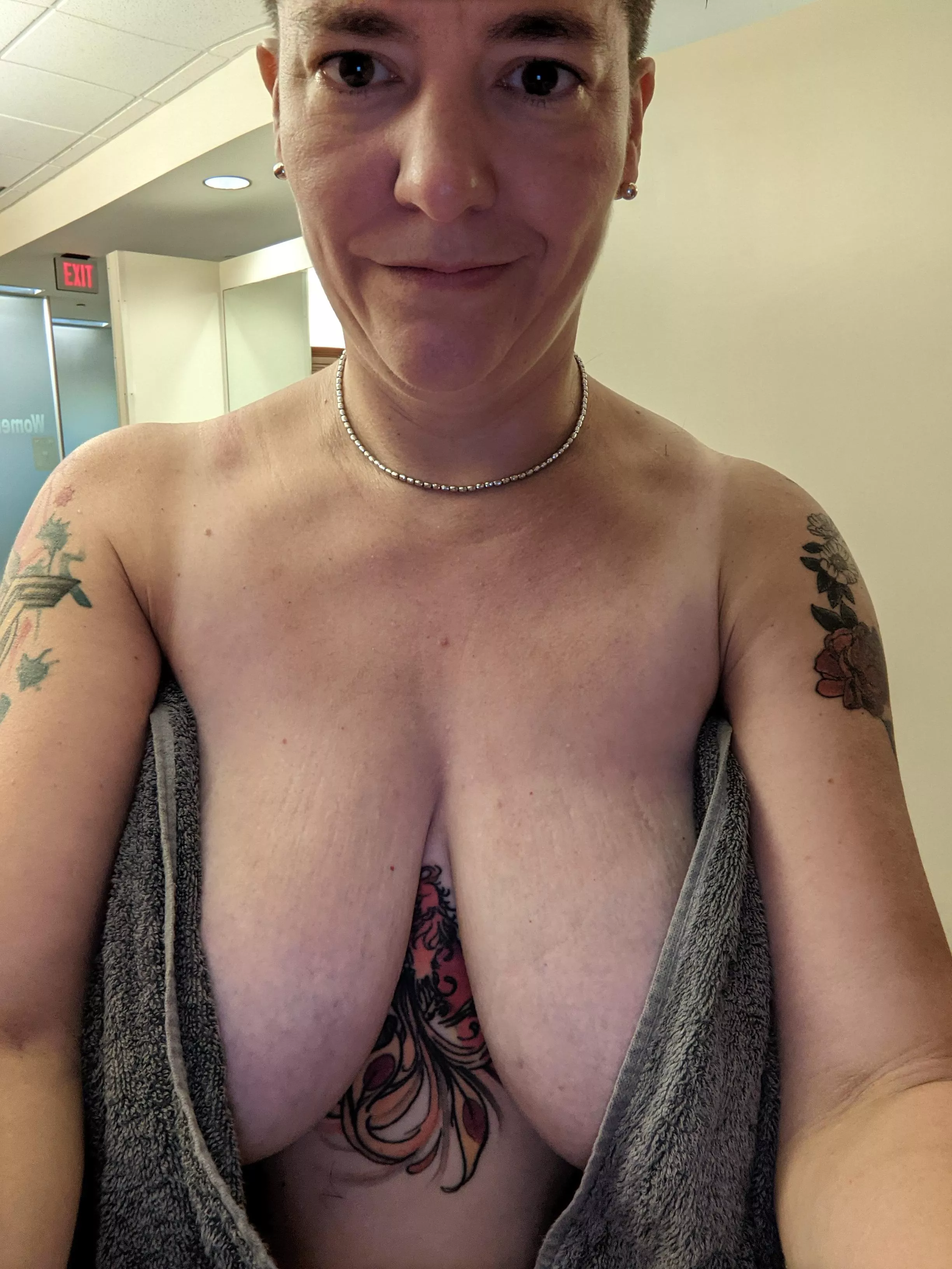 Post-workout boob gap