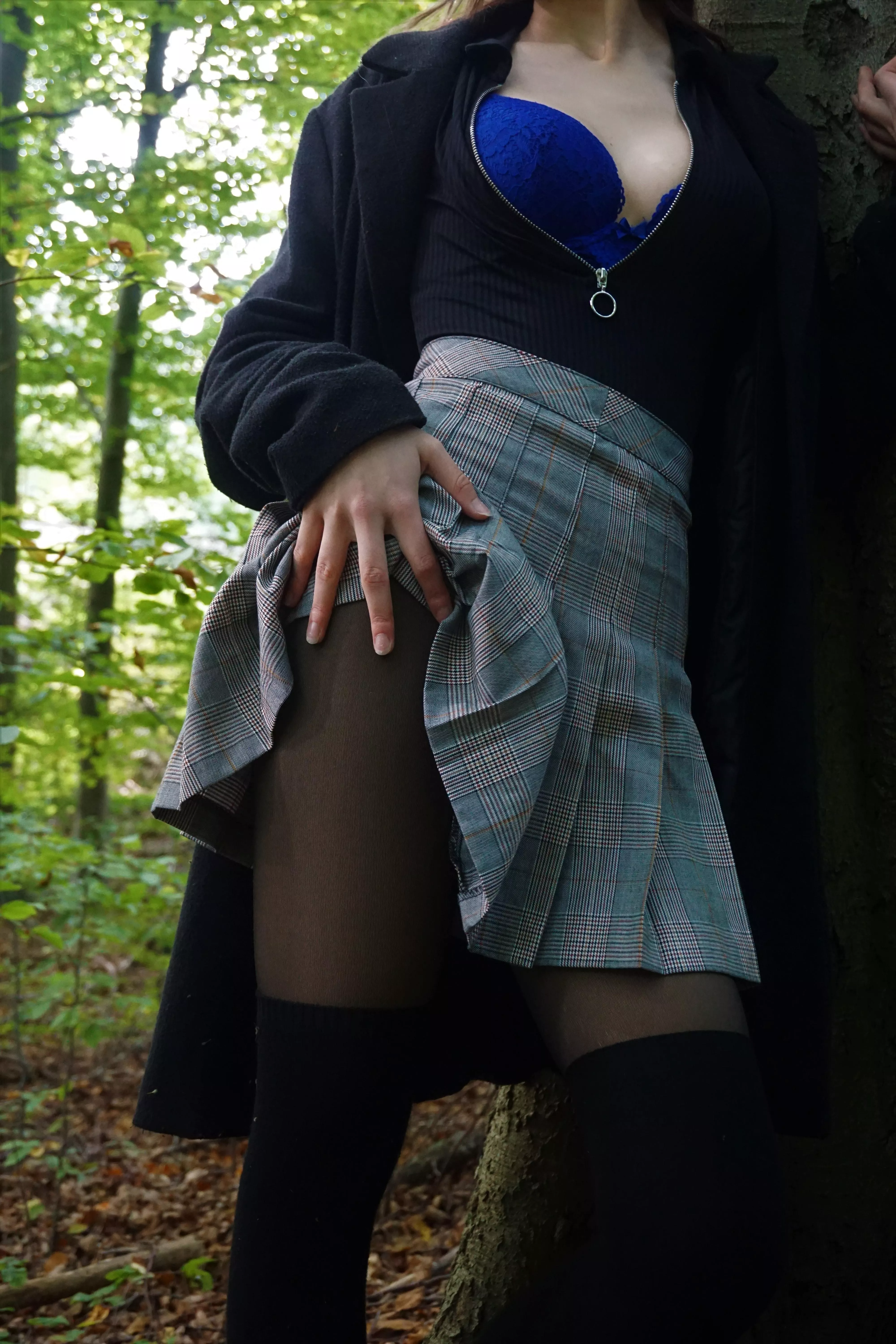 ðŸŒ³ðŸ‰Pulling up my skirt like this just makes my legs and thighs stand out so much ðŸ¥°ðŸ¥°