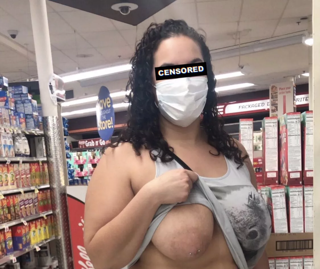 Quick flash at Shop Rite ðŸ˜· (OC)