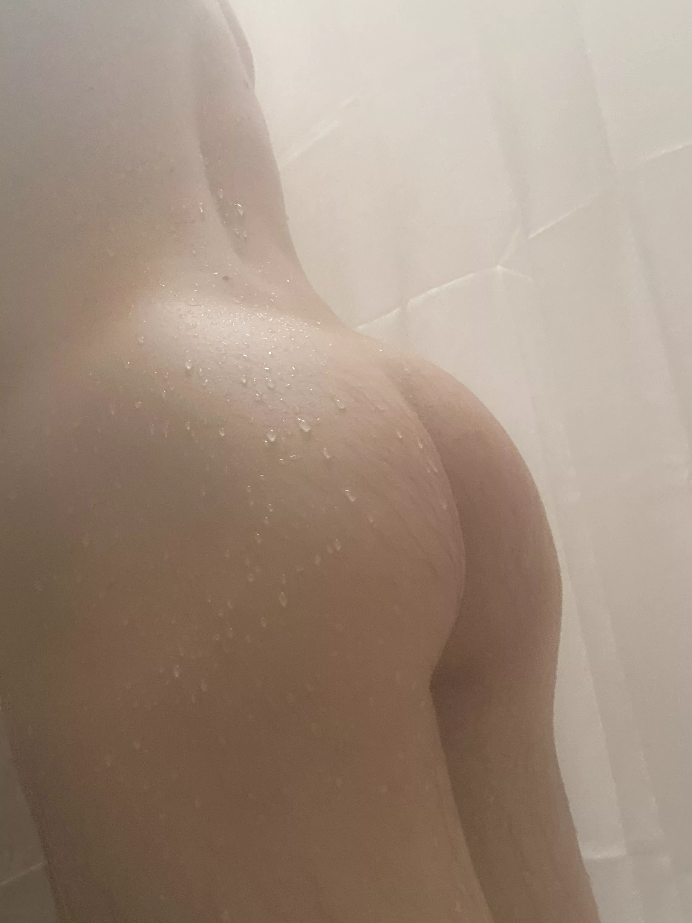 Ready to show you my, I guess bubble 🤔 butt