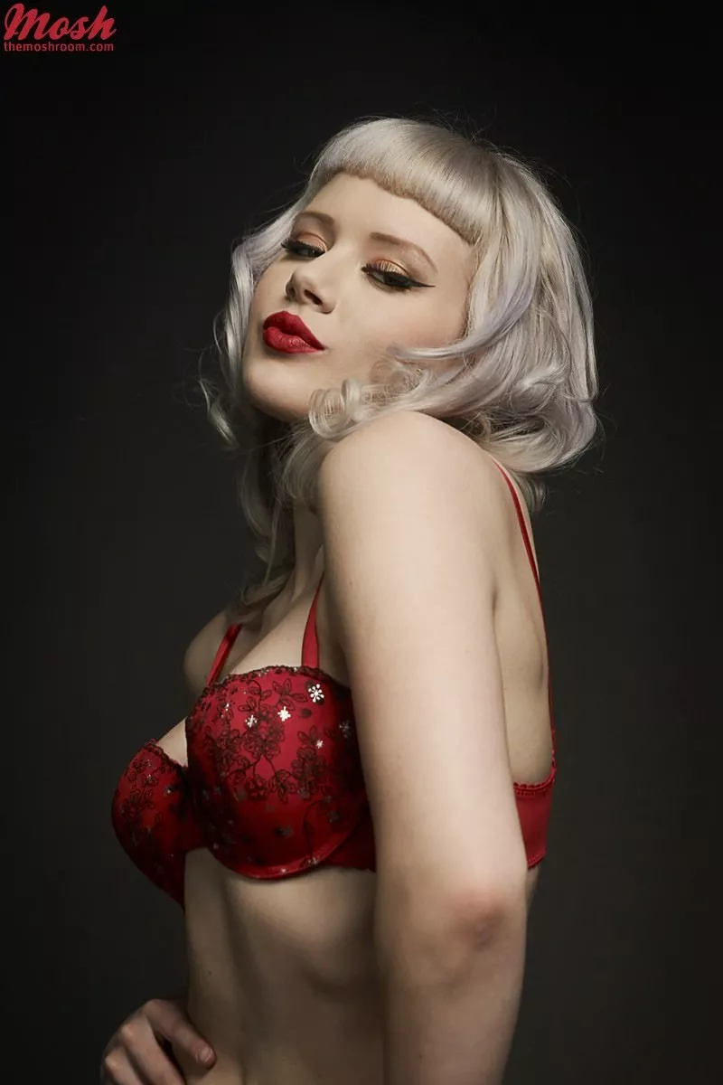 Red lips and bra