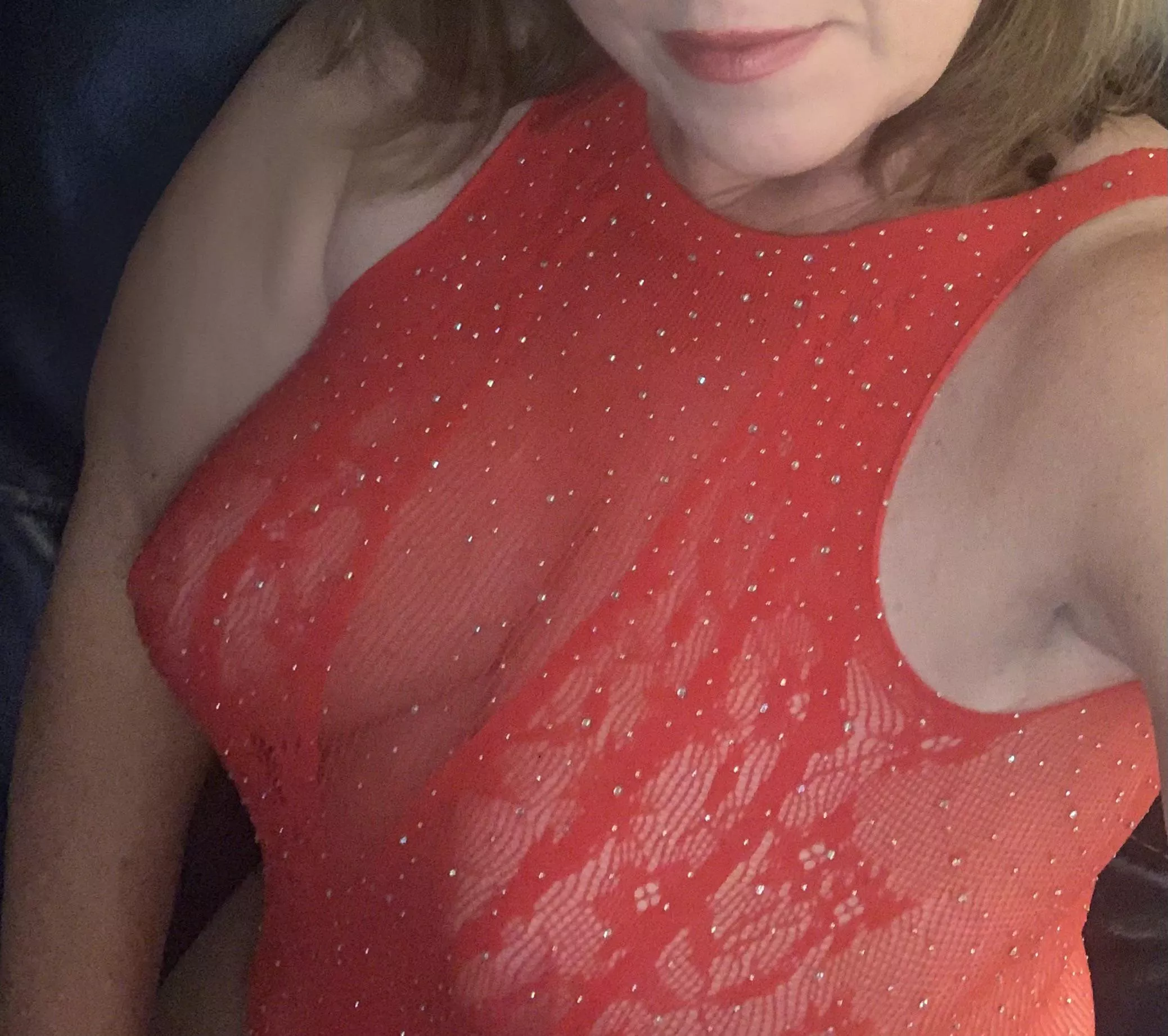 Red puts the Devil in my “Mrs Jones” (51f) 🔥😈🔥