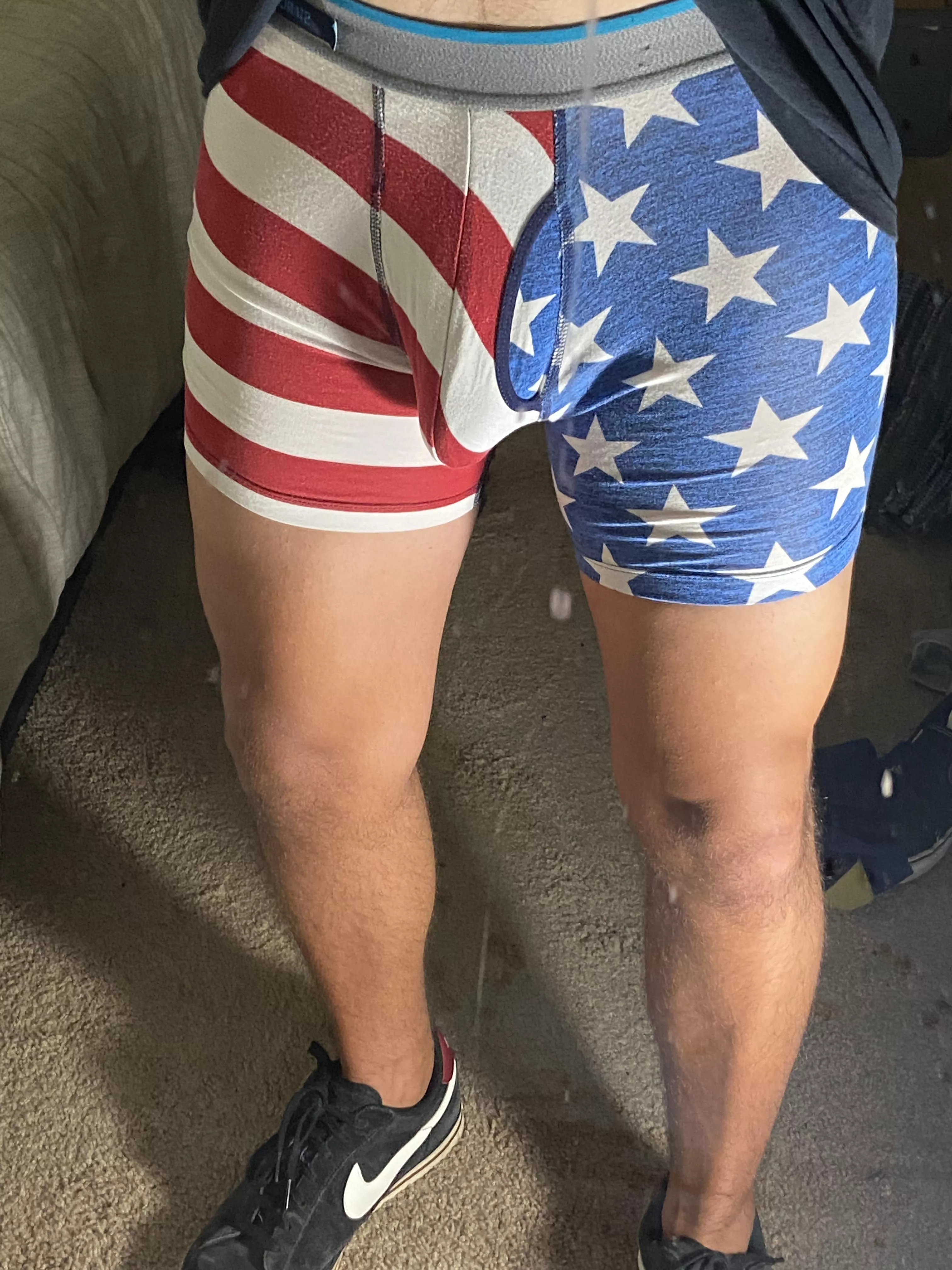 red, white & bulge