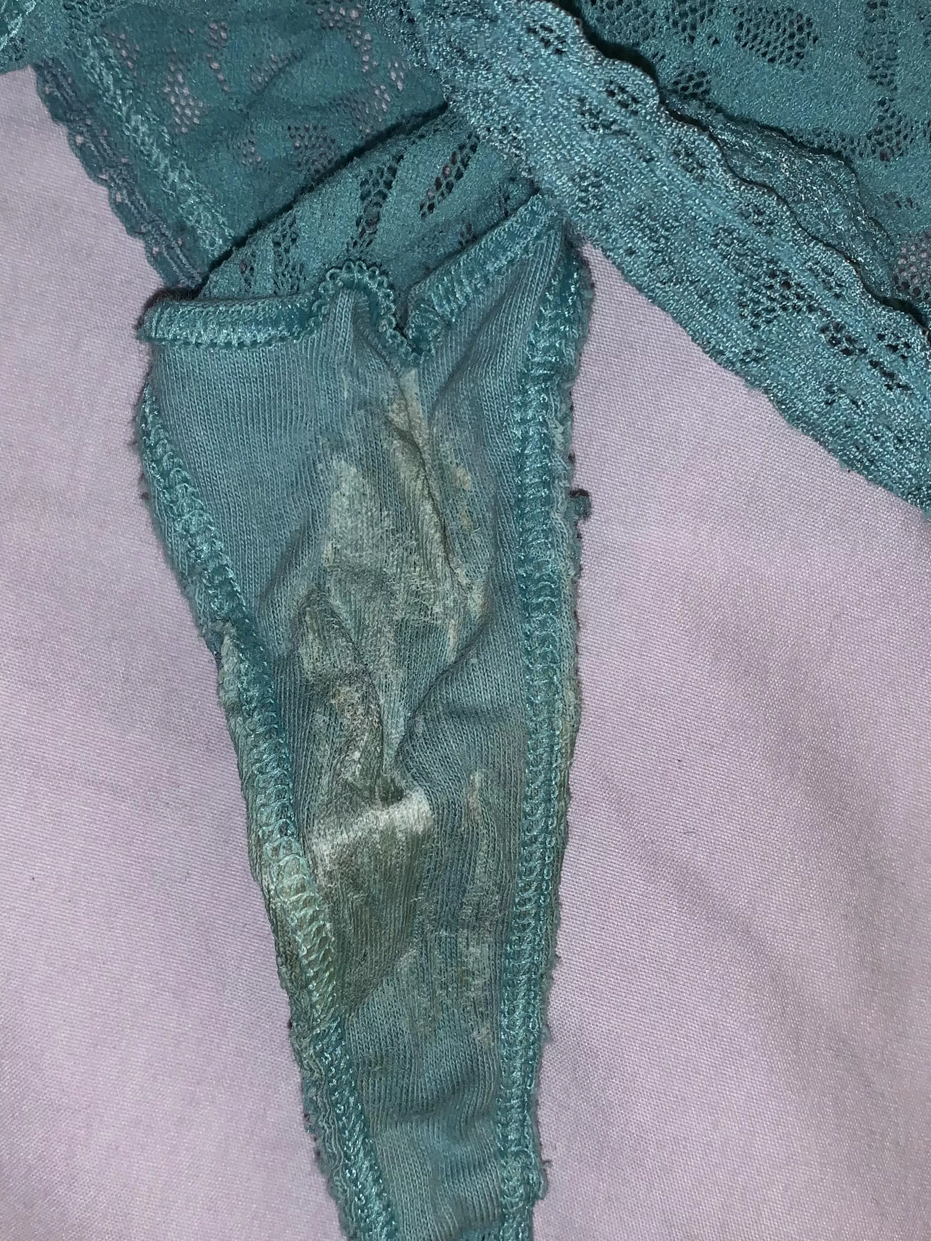 Redditors dirty thong. Look at that gusset