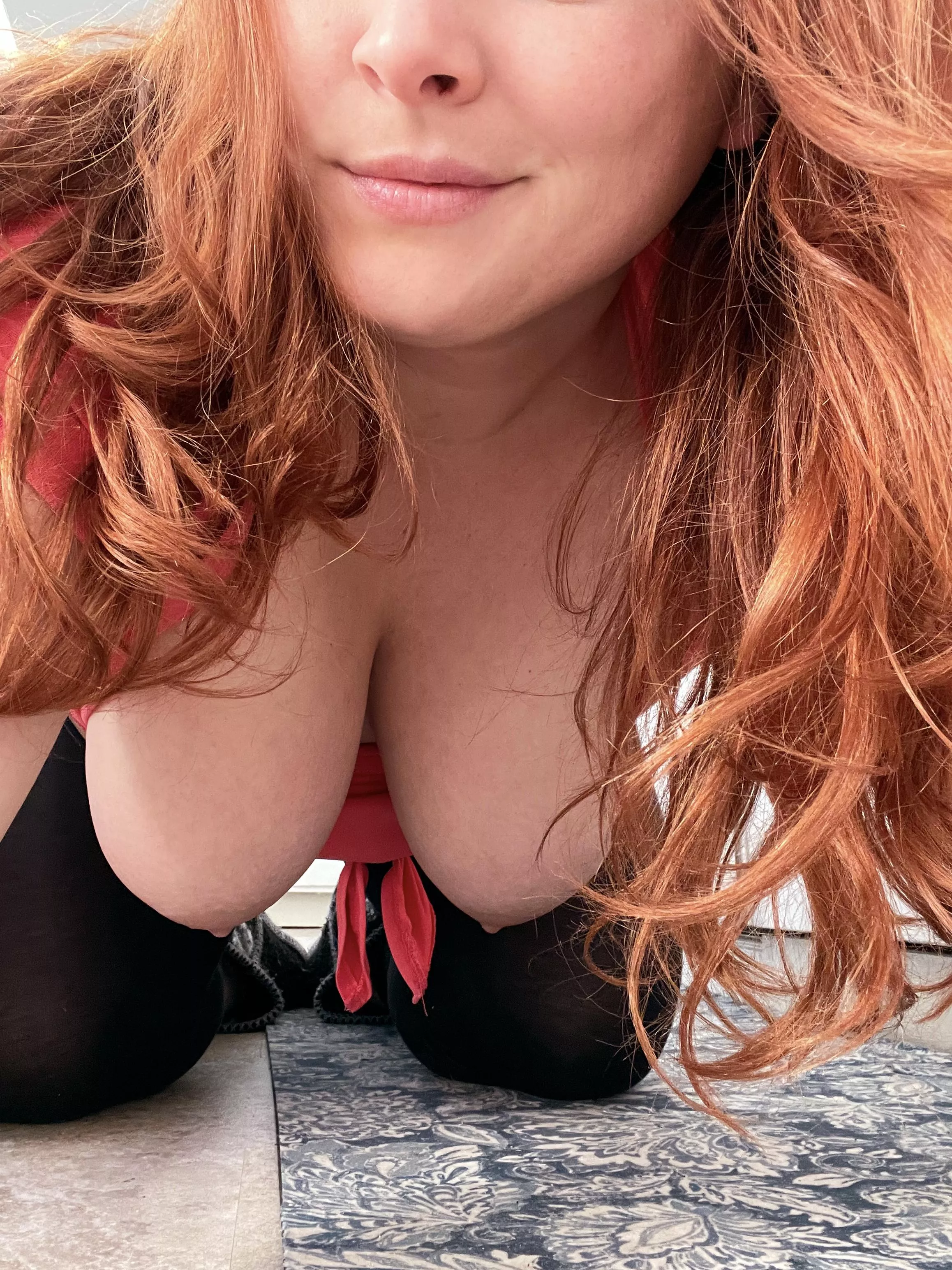 Redheaded Hotwife at your service 😊