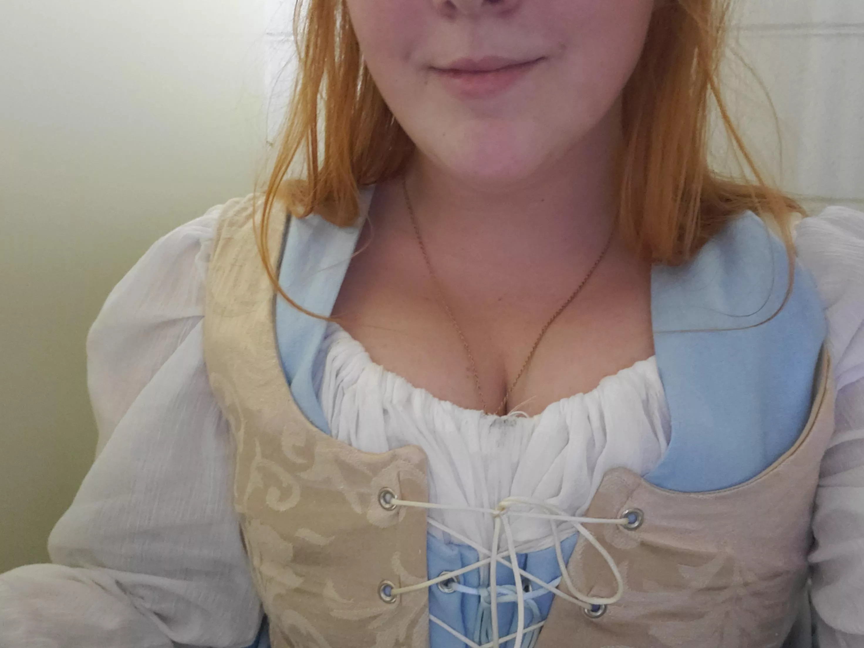 Renaissance faire today with this little set ðŸ•Šï¸ðŸ‘‘