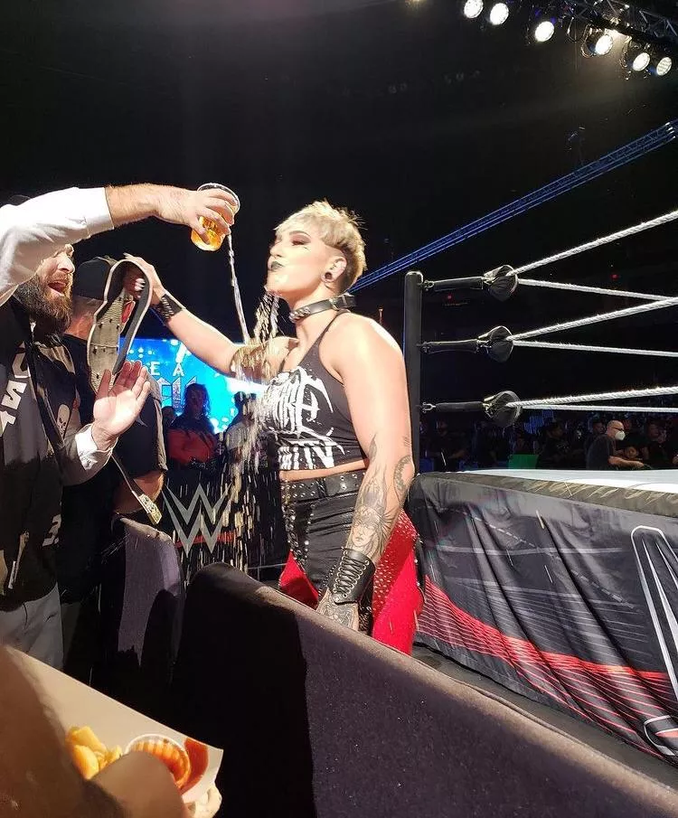 Rhea getting some beer