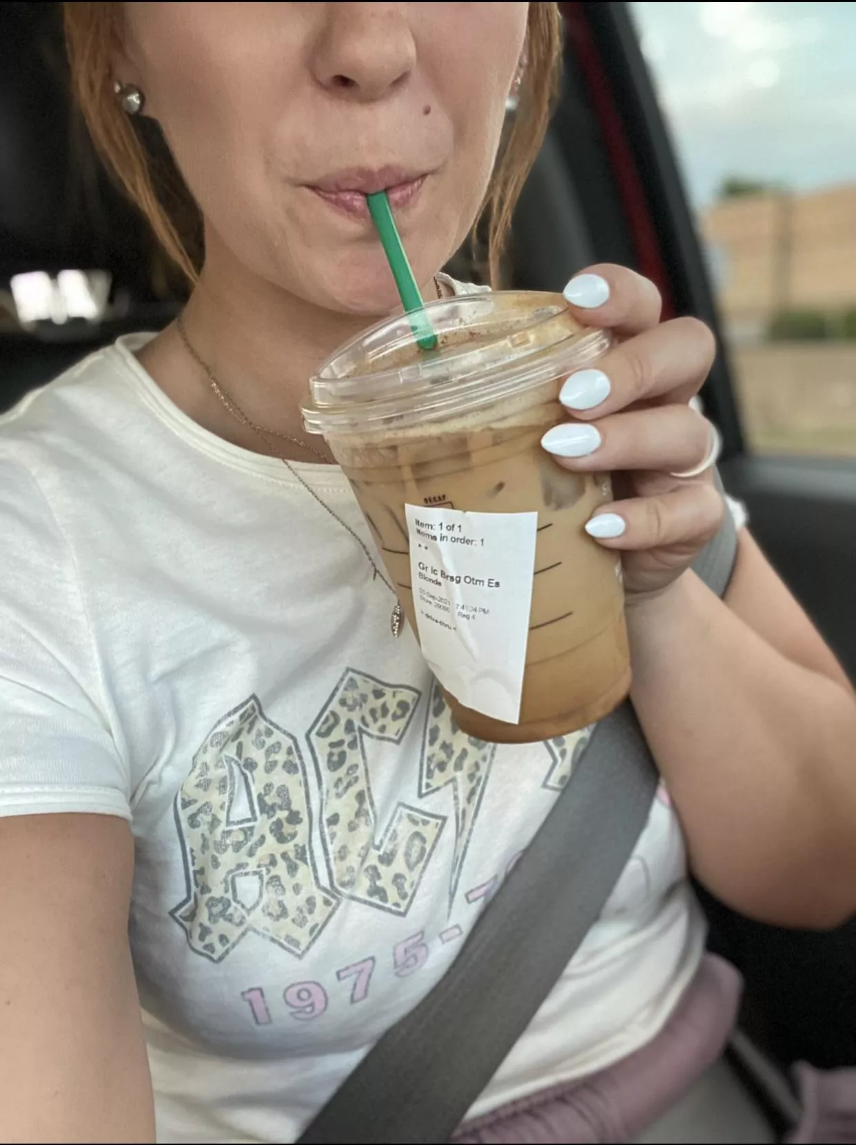 Road trip coffee just hits different when it’s free thanks to the person in front of you, right?! 🎉🖤