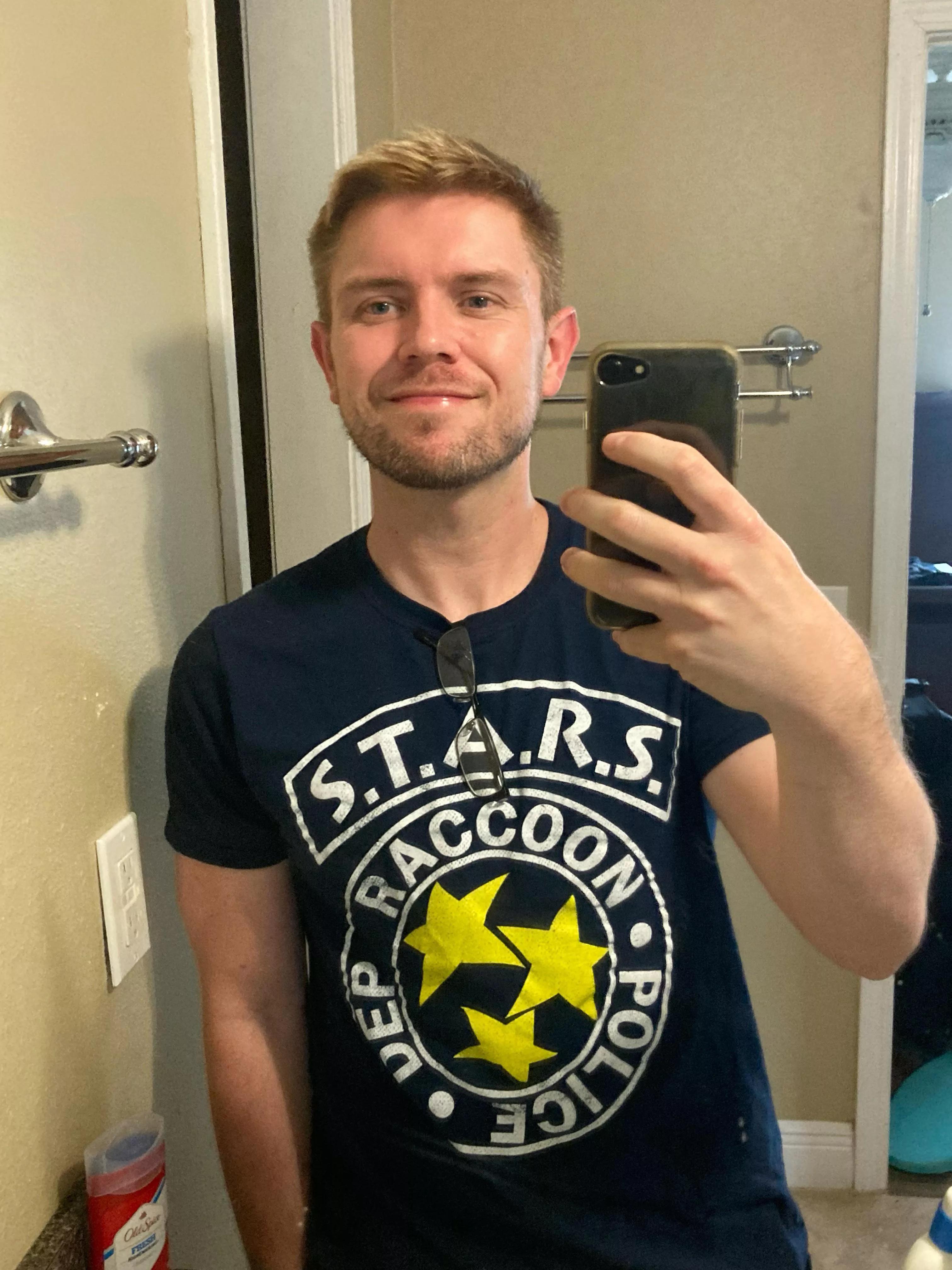 Rocking one of my favorite shirts today. “STARS!!” 😅