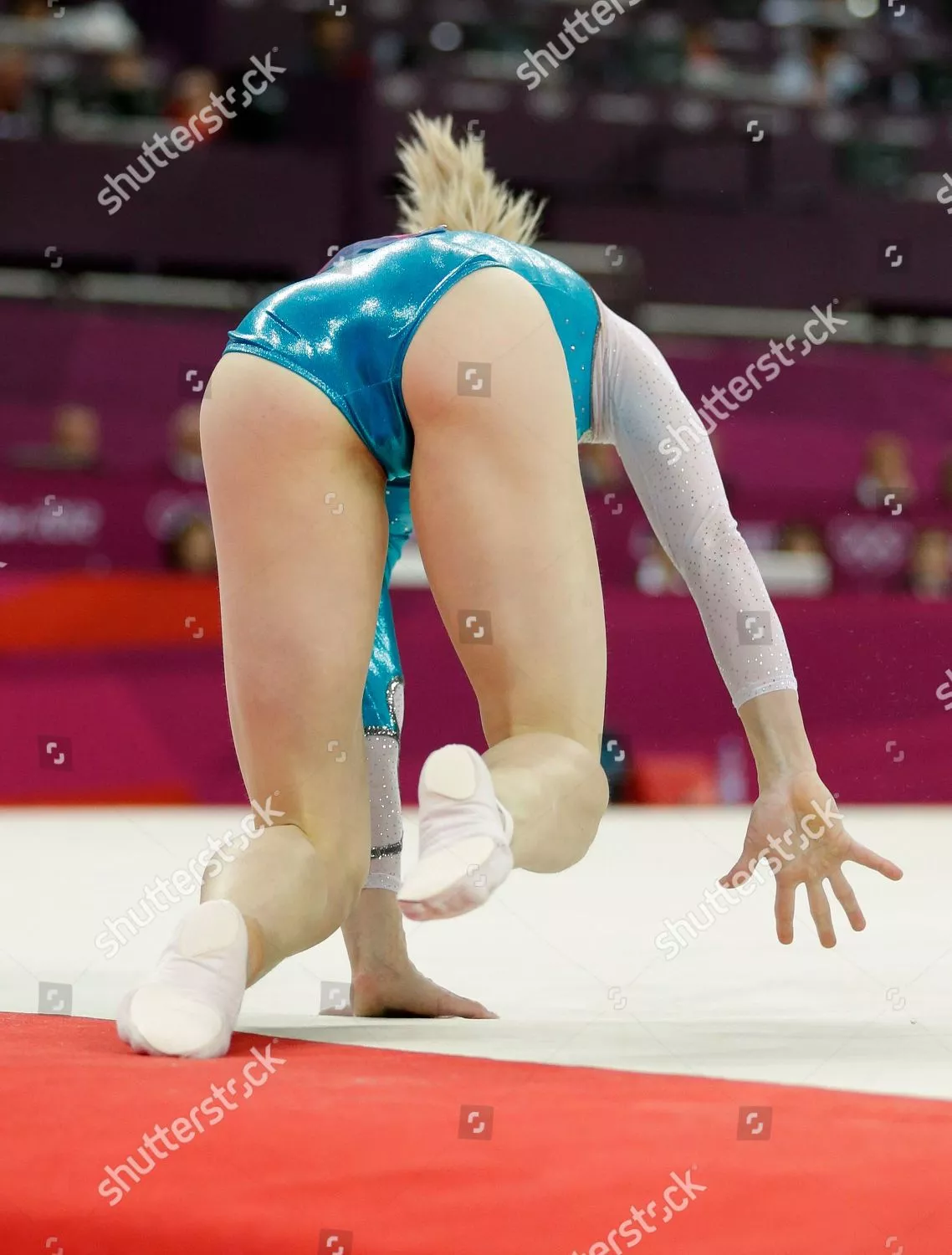 Romanian artistic gymnast Sandra Izbasa falling over!