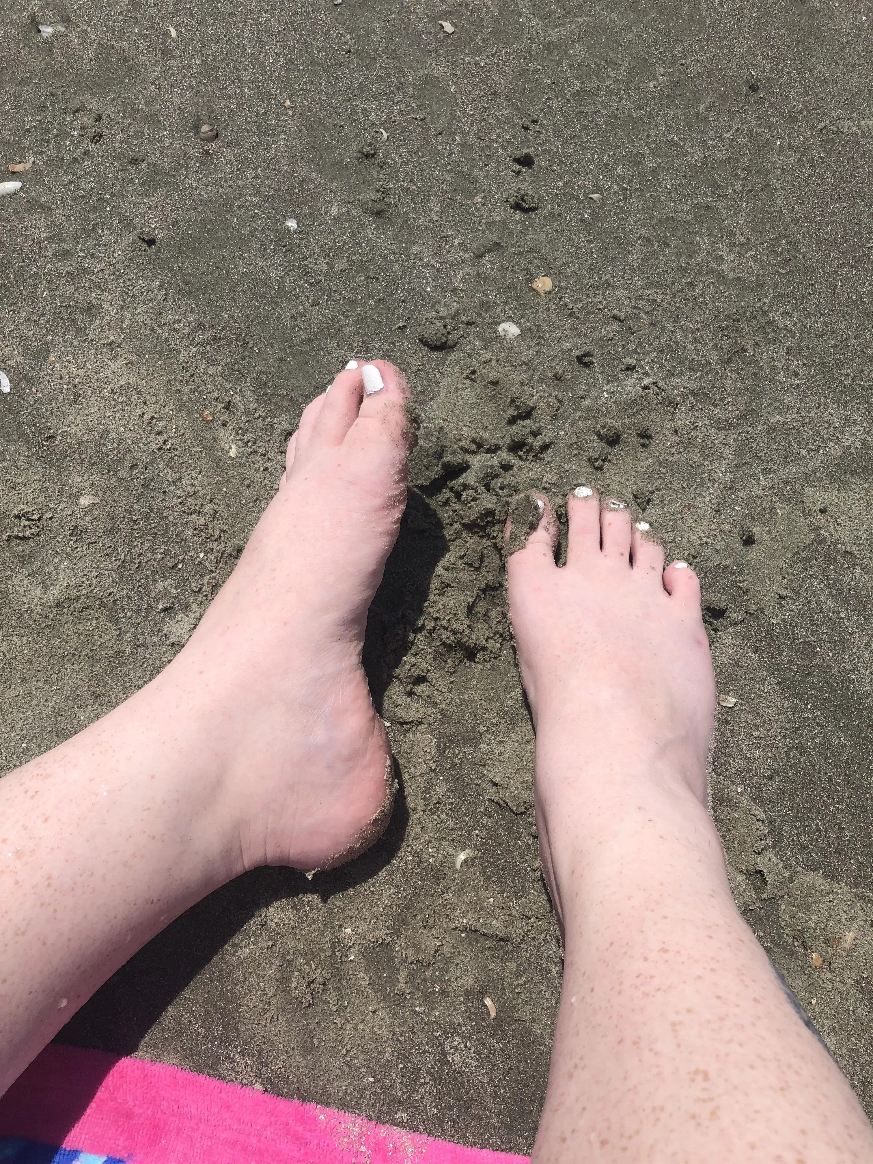 sandy white toes