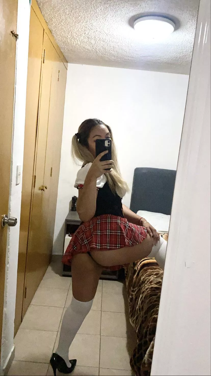 Schoolgirl ðŸ¤“