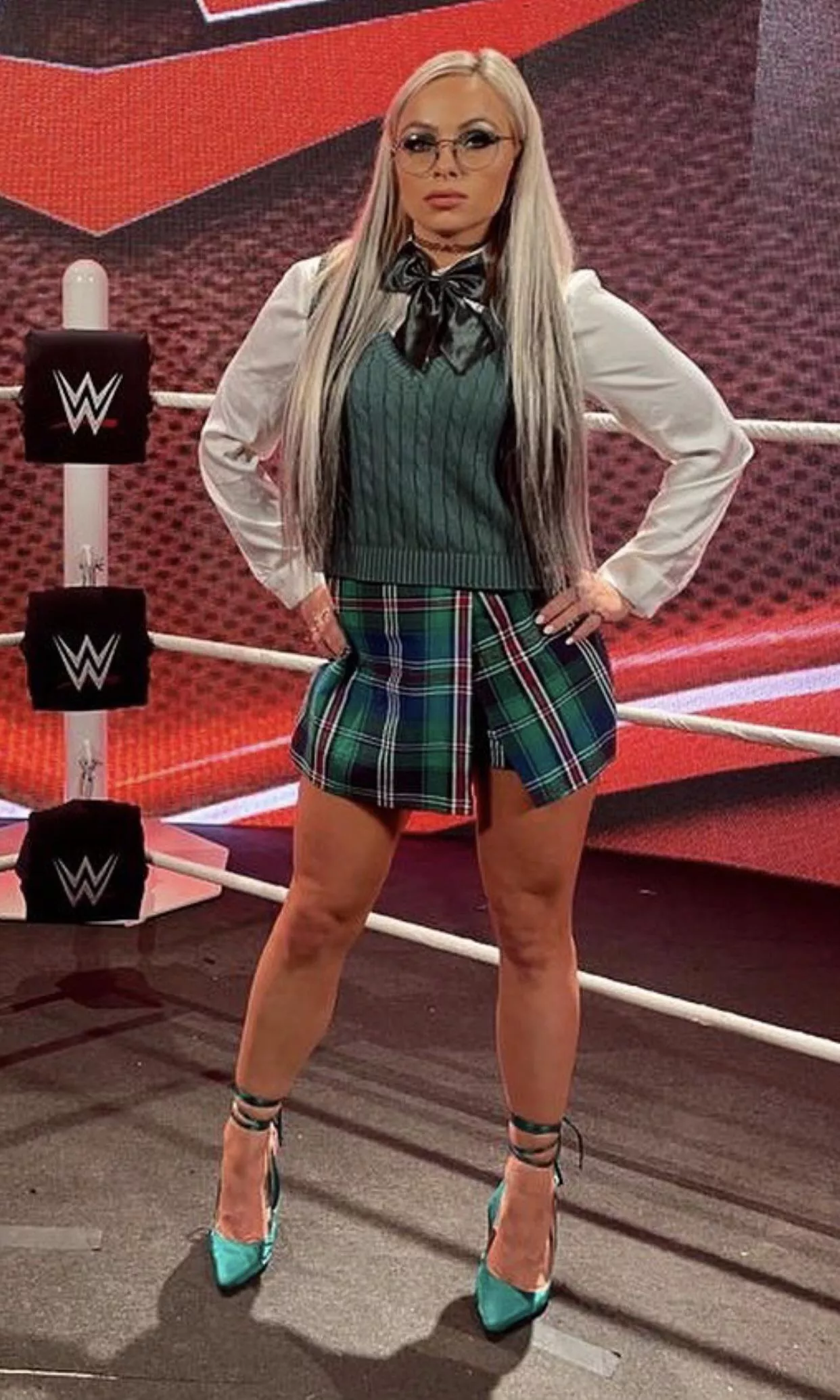 Schoolgirl Liv ðŸ¤¤