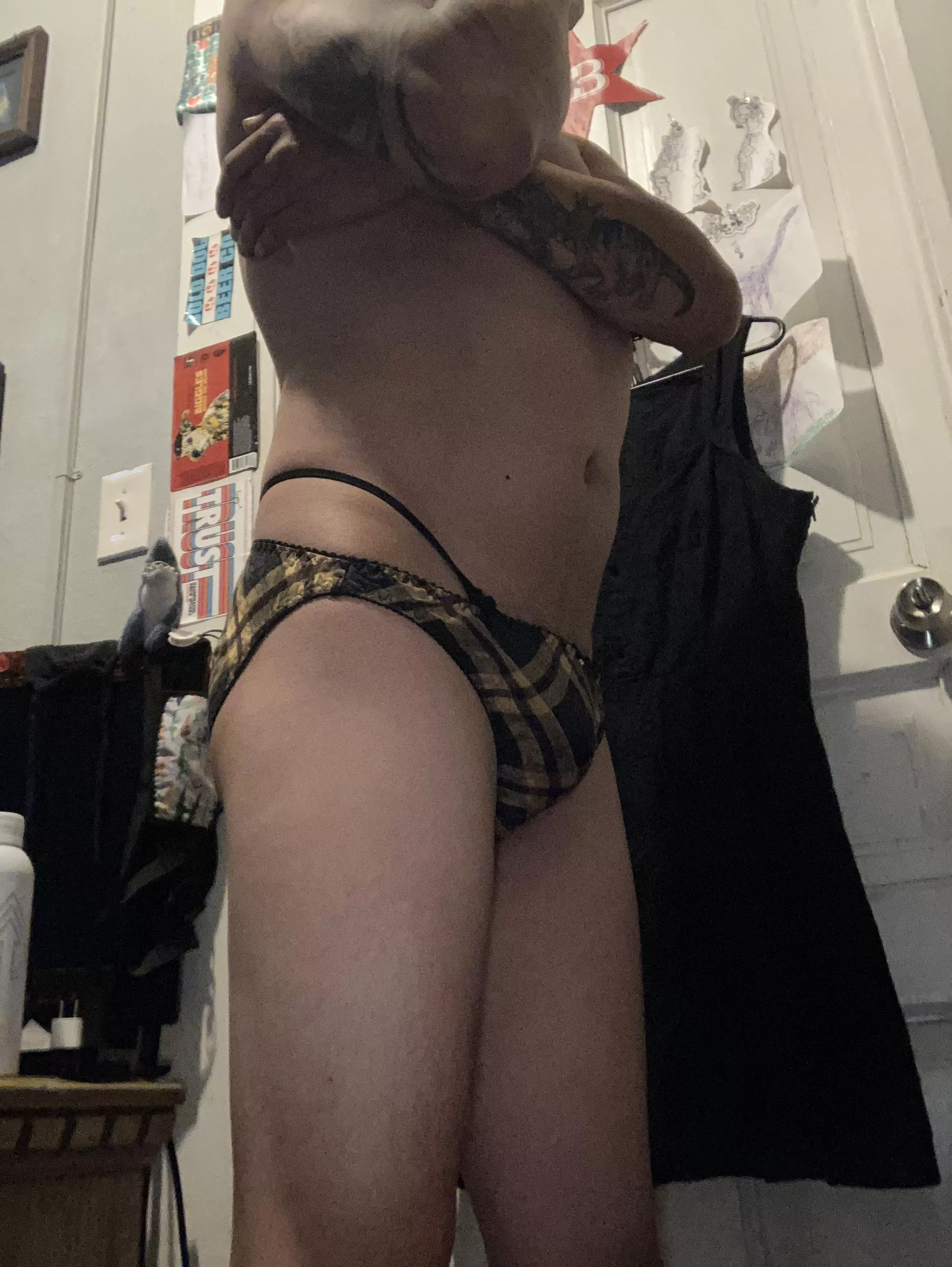 Searching for like minded fembois to dress up with and explore each other’s wardrobes. Hit me up if you are in the Midwest and want to meet up.