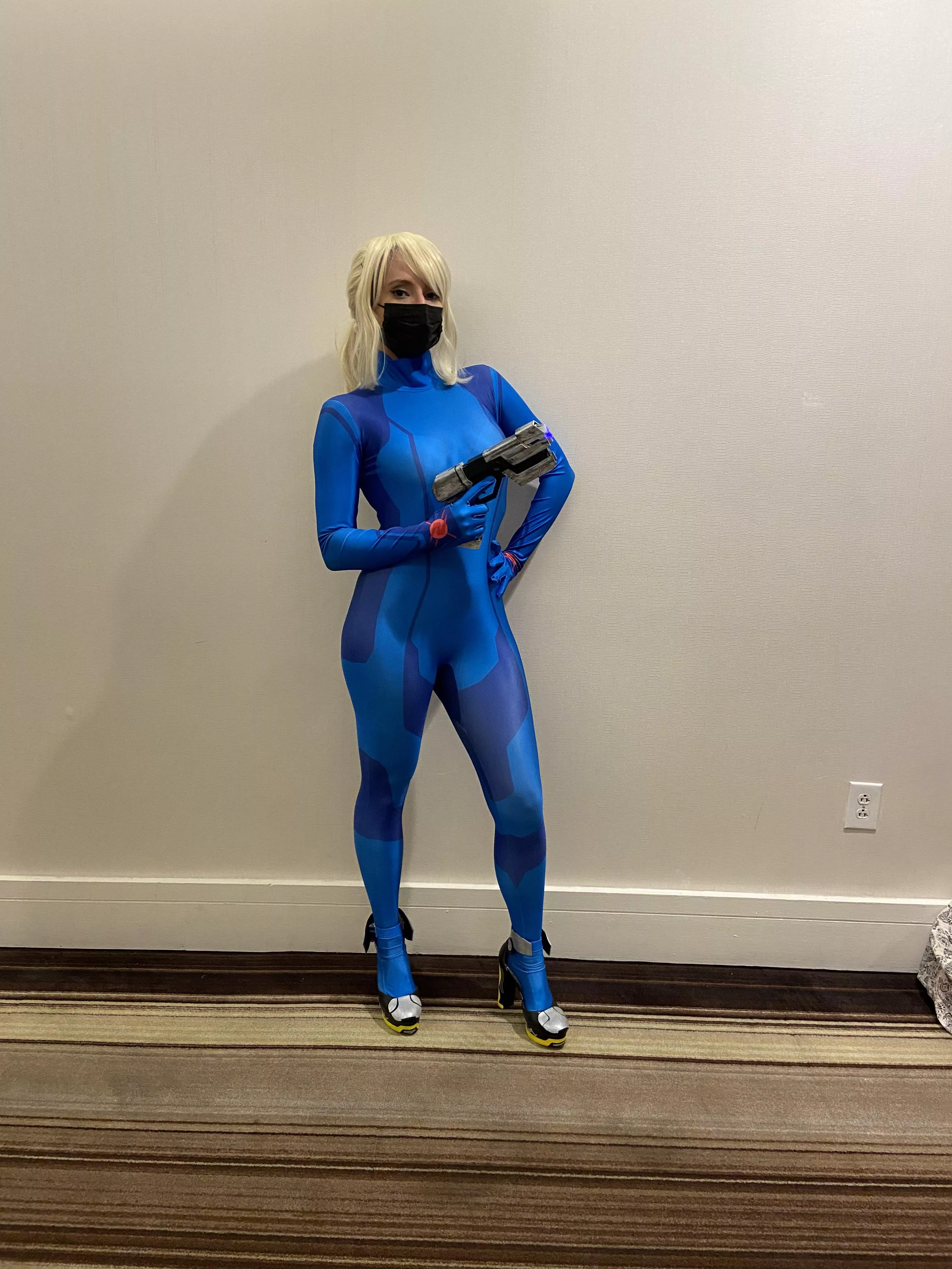 (Self) zero suit