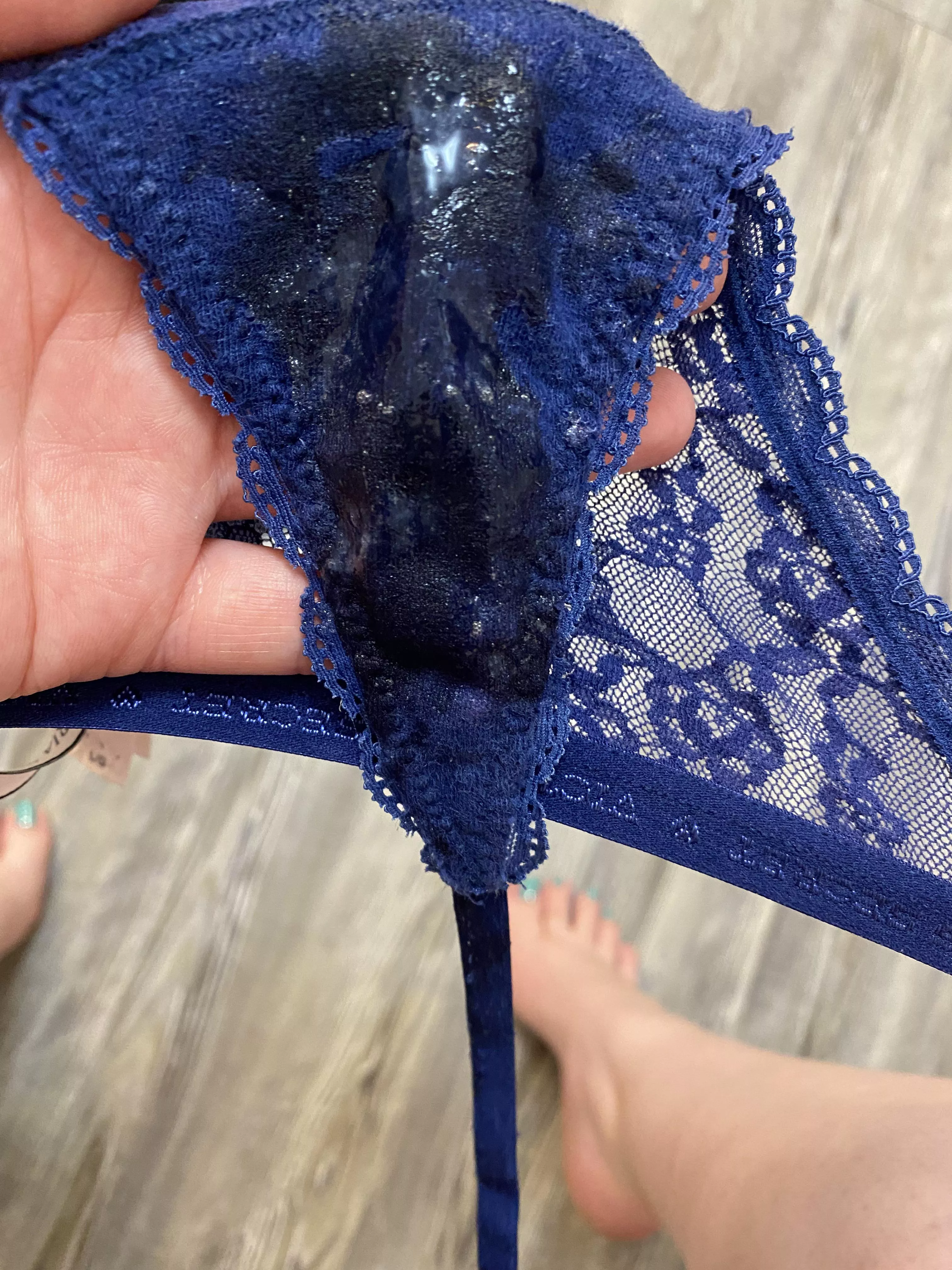 [Selling] $40 panties ðŸ’™ naughty pics ðŸ’™ self play sessionðŸ’™discreet shipping ðŸ’™ add ons availableðŸ’™ fetish friendlyðŸ’™ Kik- RoxxxyBellerose